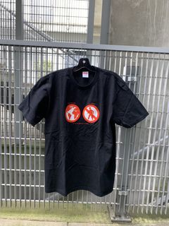 Supreme save sales the world tee