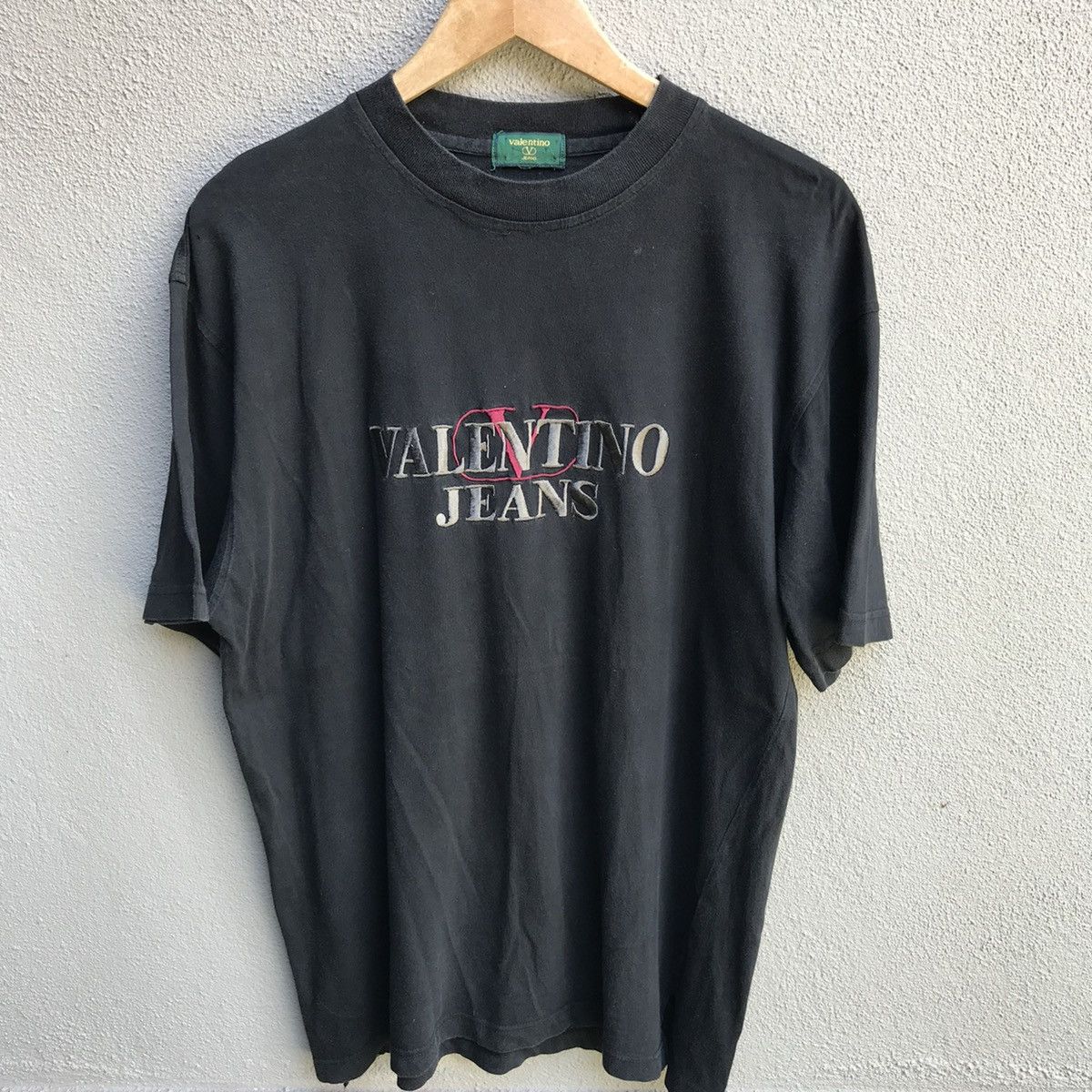 Valentino × Vintage Vintage 90s VALENTINO biglogo embroidered tee Size US L / EU 52-54 / 3 - 2 Thumbnail