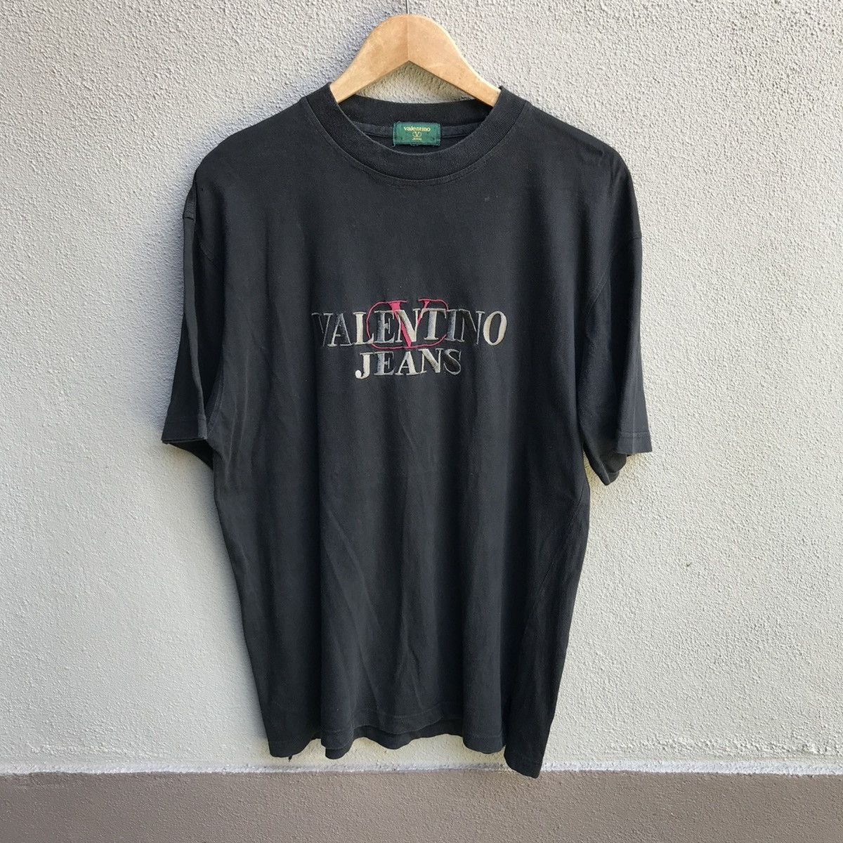 Valentino × Vintage Vintage 90s VALENTINO biglogo embroidered tee Size US L / EU 52-54 / 3 - 1 Thumbnail