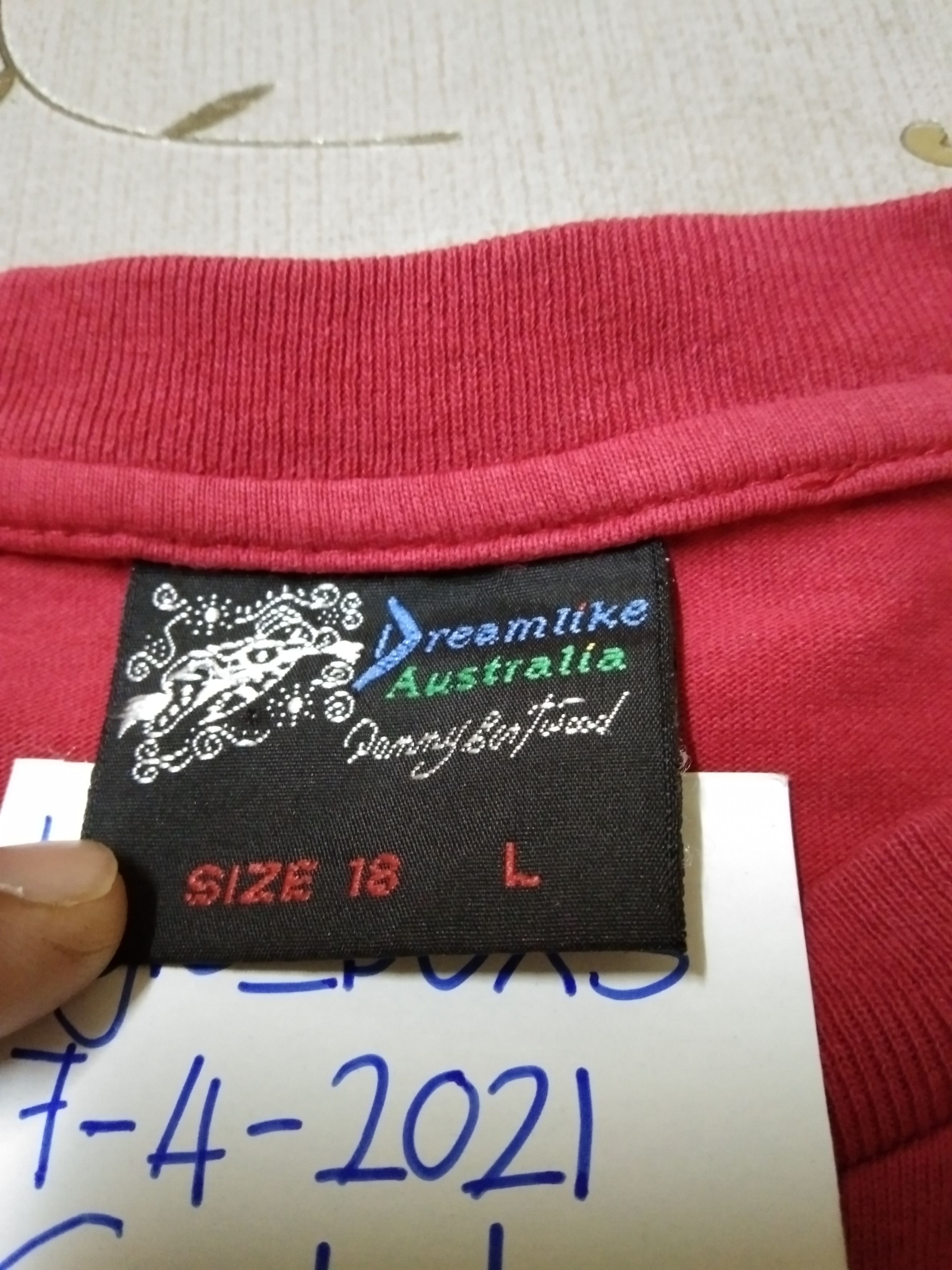 Native Vintage 90's Art T Shirt Rainbow Serpent by Danny Eastwood Size US L / EU 52-54 / 3 - 8 Thumbnail