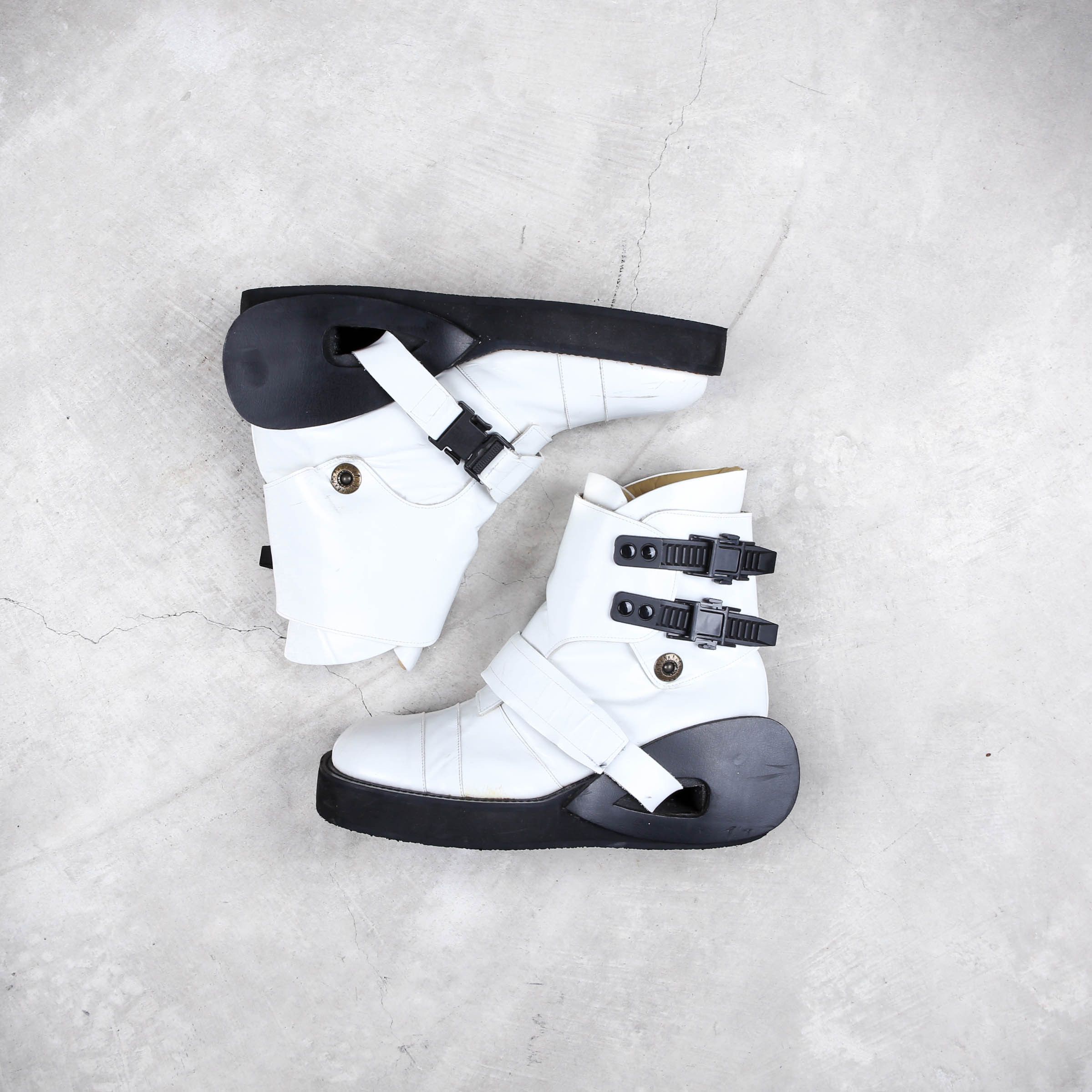20471120 × Japanese Brand 20471120 Ski Boots Futuristic