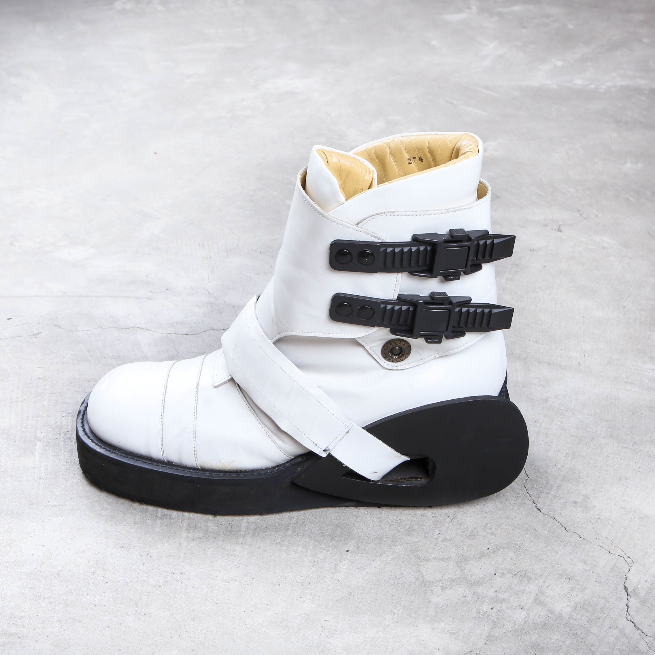 20471120 × Japanese Brand 20471120 Ski Boots Futuristic White size