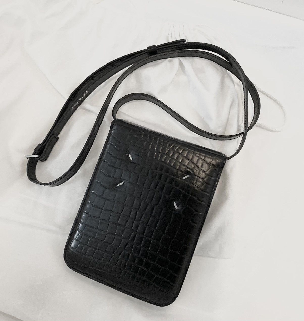 Crocodile Embossed Leather Shoulder Bag [BLACK]