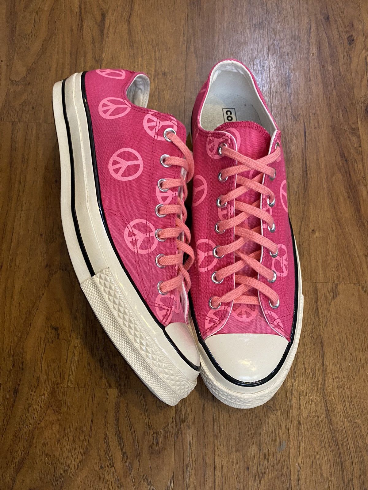 Converse peace shoes best sale