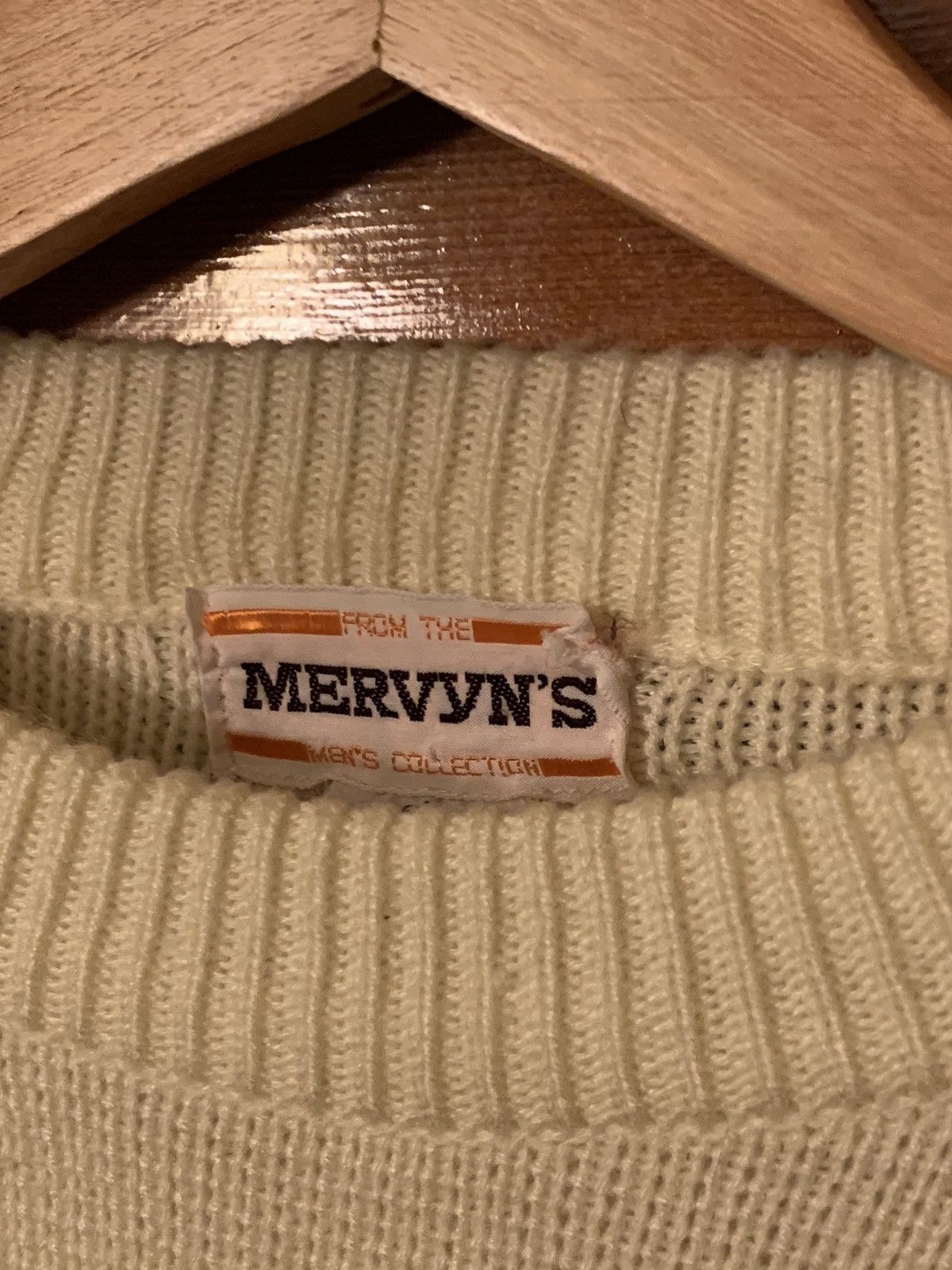 Vintage *RARE* Vintage Mervyn’s Embroidered Knit Rainbow Sweater Size US L / EU 52-54 / 3 - 3 Thumbnail