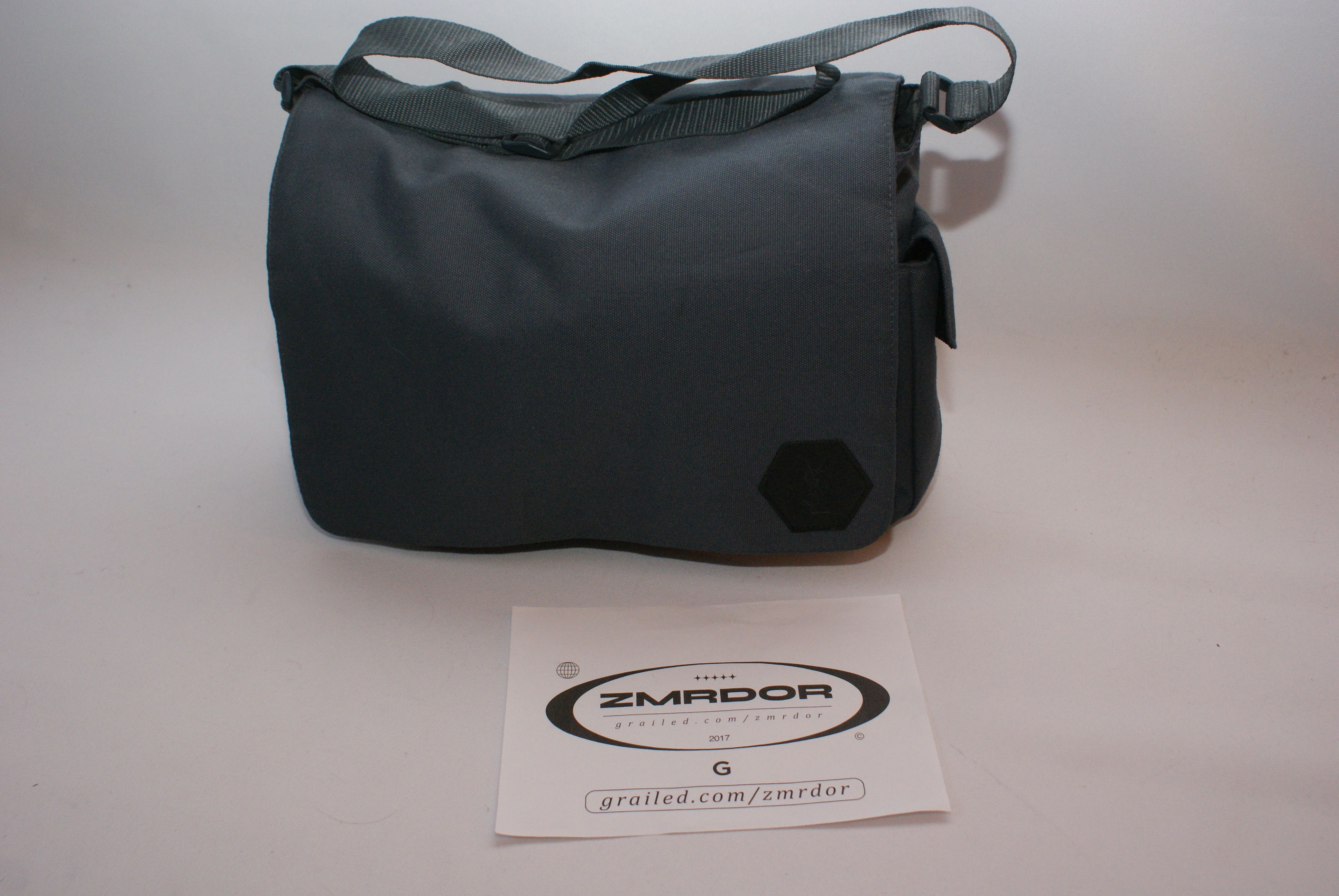 YVES Saint Laurent YSL Big Logo Messenger Bag Ww in Grey, Men's