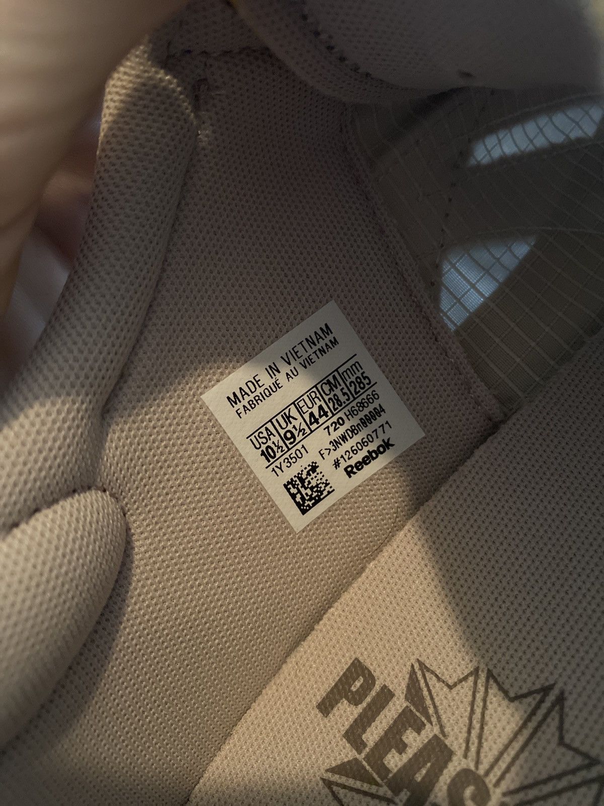 Pleasures × Reebok Reebok x Pleasures CL Legacy Size US 10.5 / EU 43-44 - 5 Thumbnail