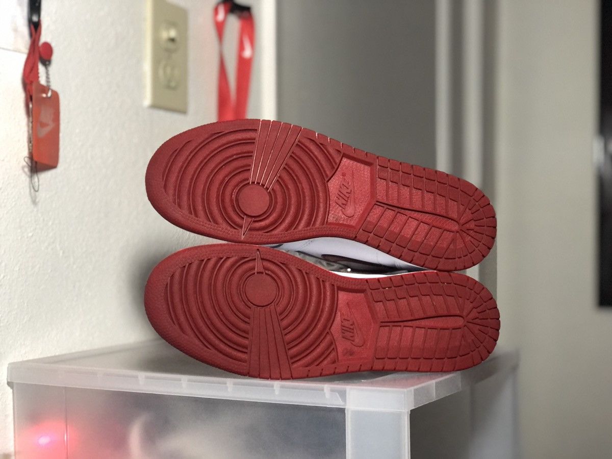 Jordan Brand Nike Air Jordan 1 Retro High OG GS Metallic Red vintage sz 7 Size US 7 / EU 40 - 7 Thumbnail