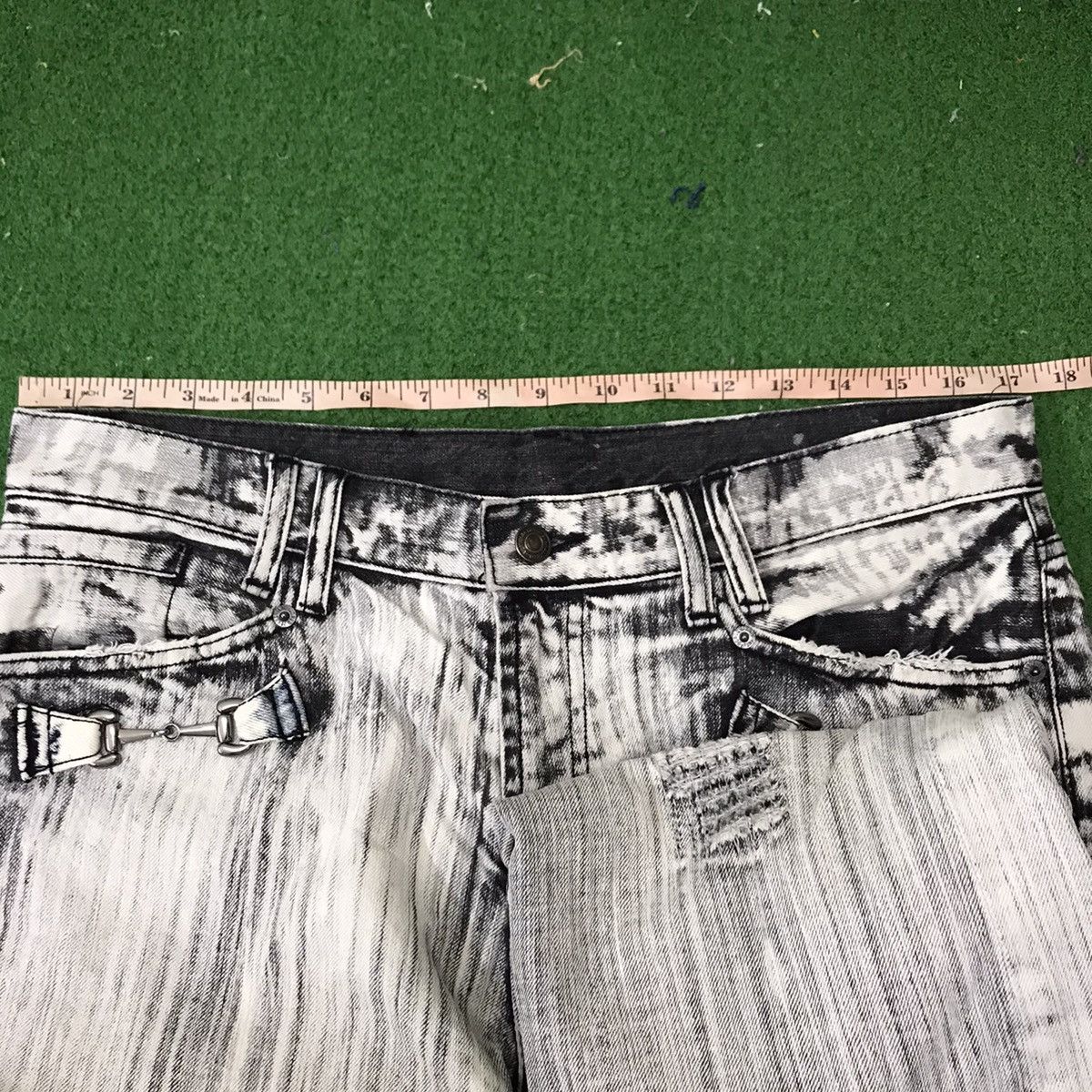 Japanese Brand Japanese Brand Distressed Denim Acid Wash Jeans Size US 33 - 19 Thumbnail
