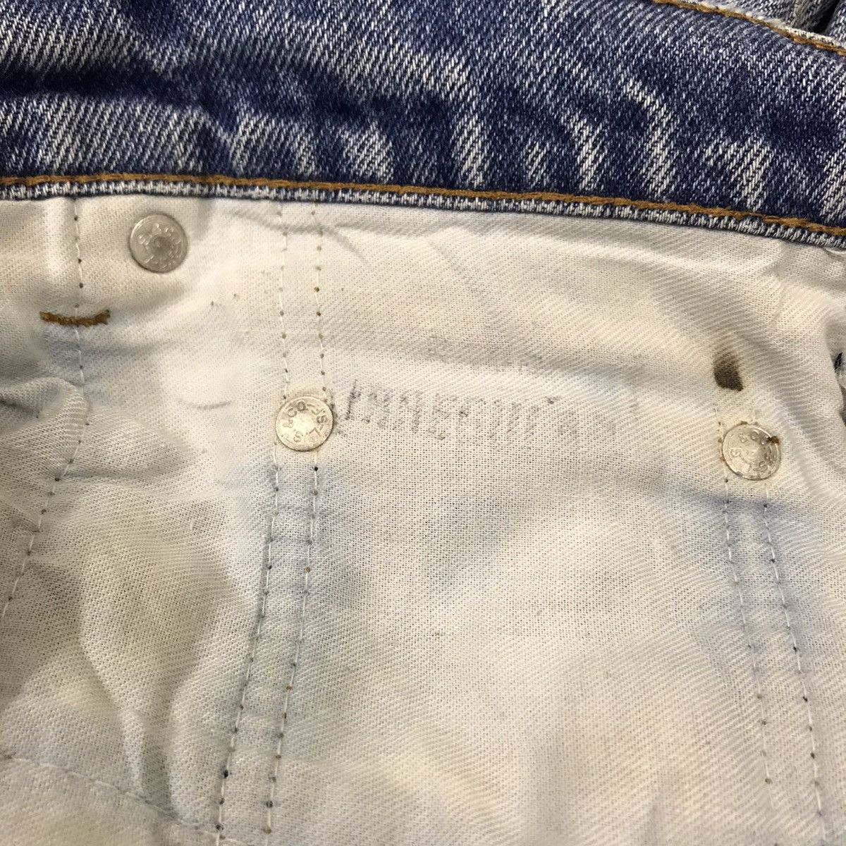 Levi's Vintage 80s Levis 505 Distressed Jeans Made in USA Size US 32 / EU 48 - 22 Thumbnail
