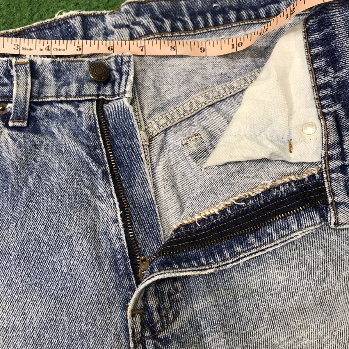 Levi's Vintage 80s Levis 505 Distressed Jeans Made in USA Size US 32 / EU 48 - 18 Thumbnail