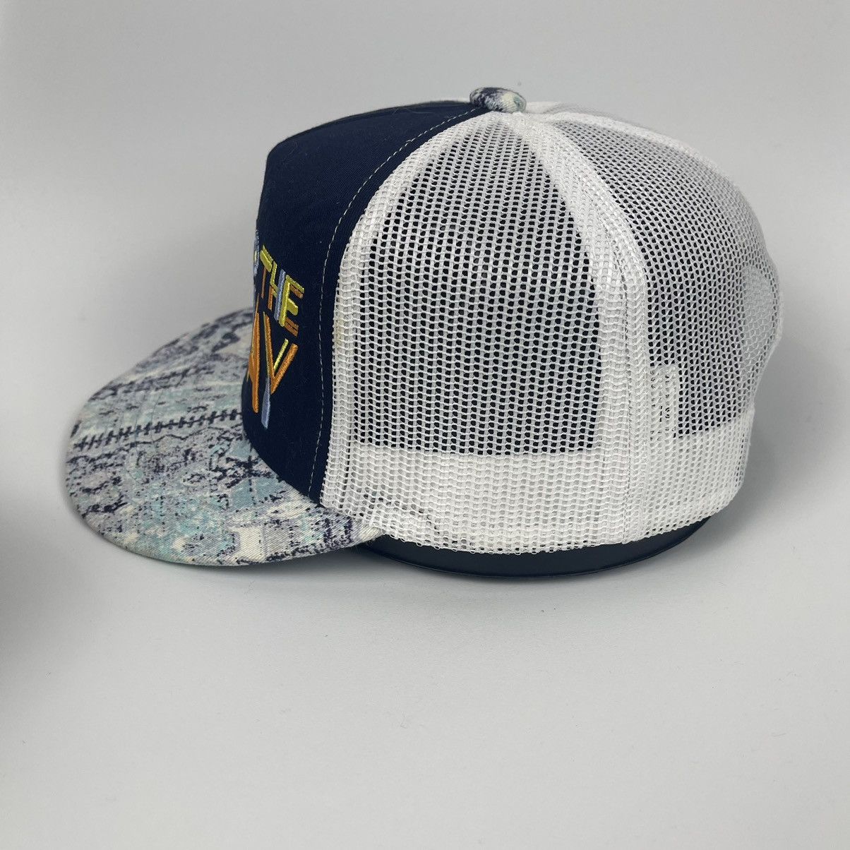 Japanese Brand Airwalk Bringit To The Runway Trucker Hat Size ONE SIZE - 5 Thumbnail