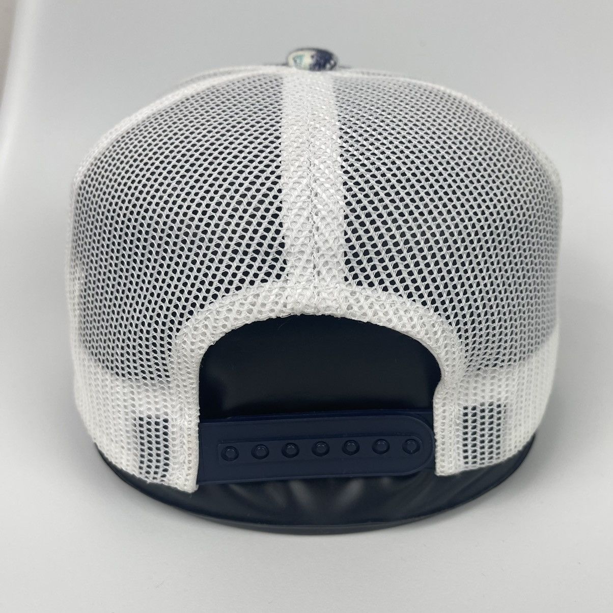 Japanese Brand Airwalk Bringit To The Runway Trucker Hat Size ONE SIZE - 8 Thumbnail
