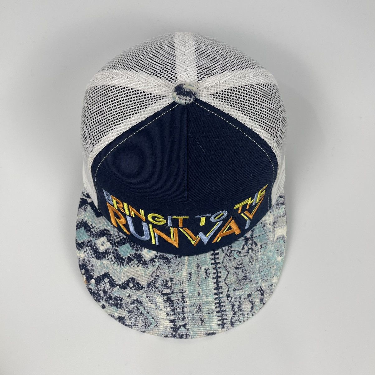 Japanese Brand Airwalk Bringit To The Runway Trucker Hat Size ONE SIZE - 6 Thumbnail