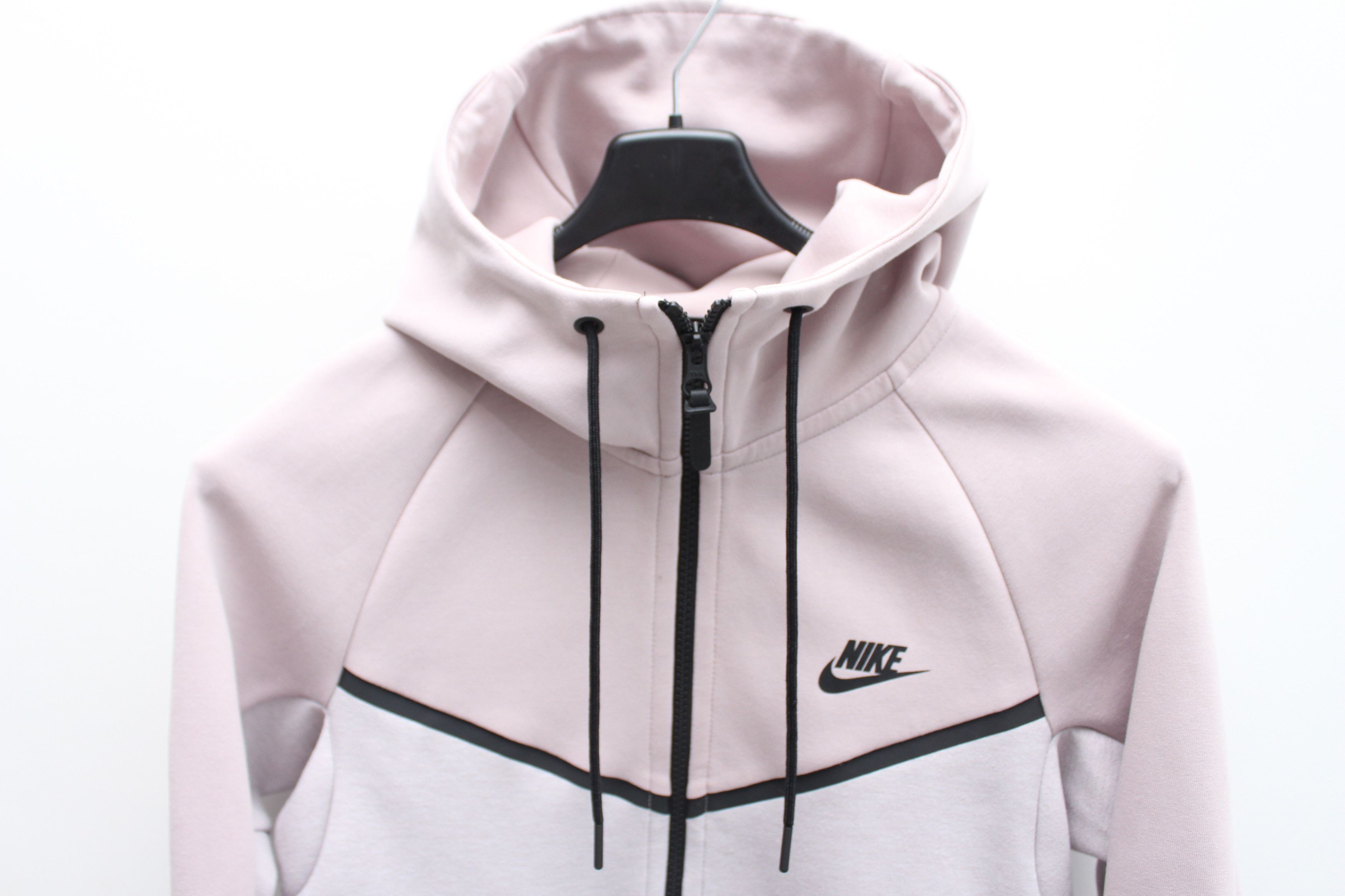 Particle rose nike tech fleece hotsell