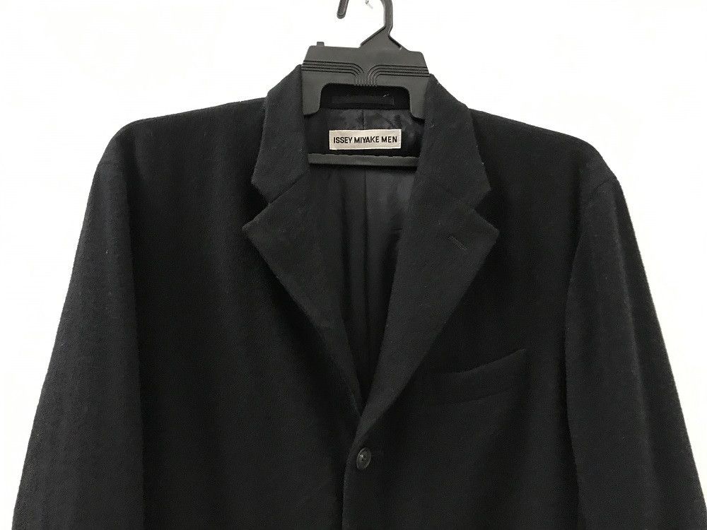 ISSEY MIYAKE MEN Cupro Lining 3 Button Black Wool Blazer