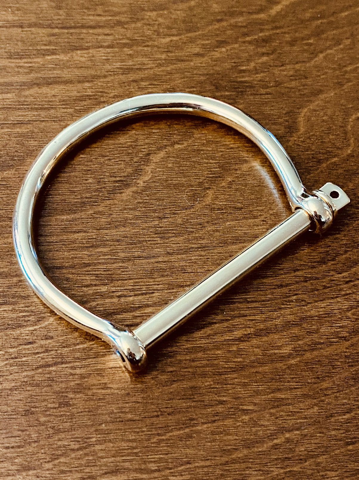 miansai Thin Screw Cuff ブレスレット　ロンハーマン miansai Thin Screw Cuff ブレスレット ロンハーマン