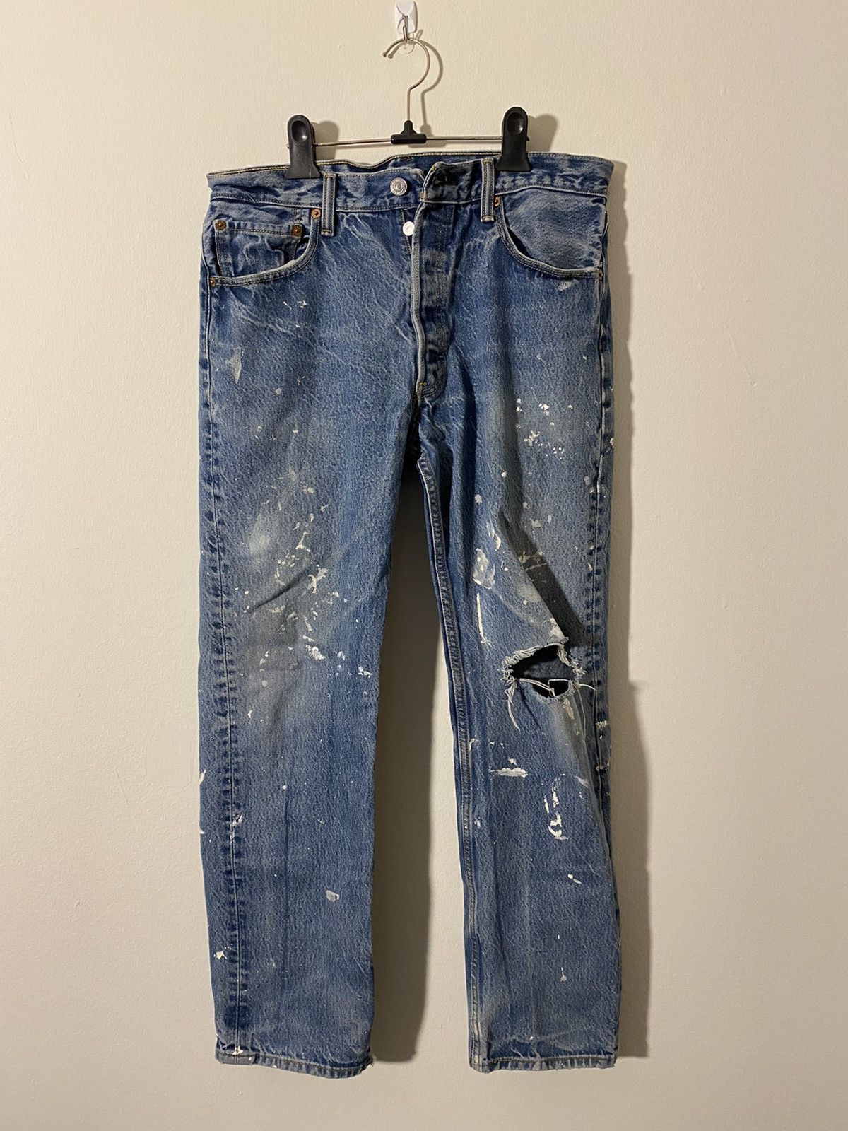Vintage Levi’s 501 White Paint Splatter Knee Rip