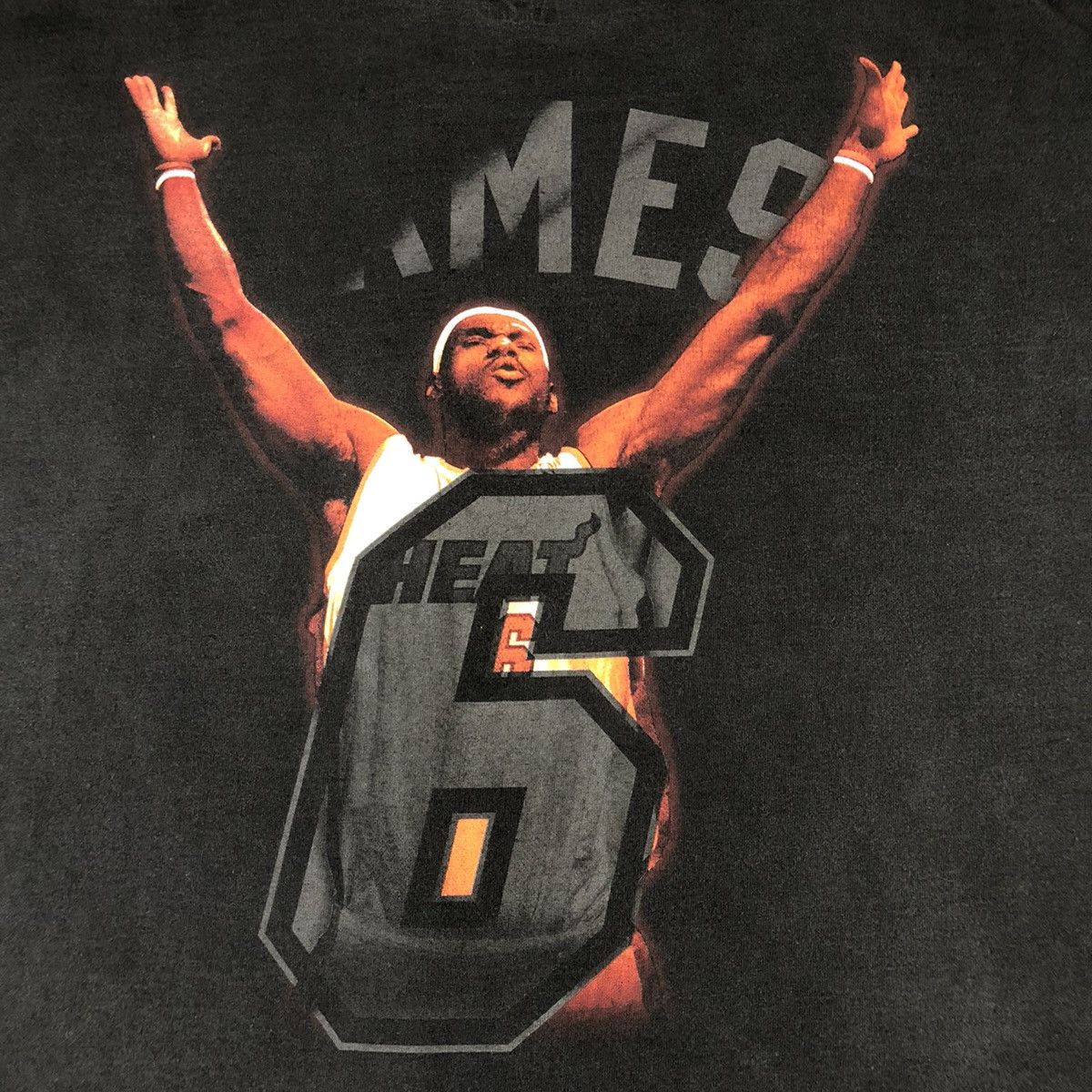 Majestic Lebron James Miami Heat NBA #6 Majestic Basketball Tee Size US XXL / EU 58 / 5 - 6 Thumbnail