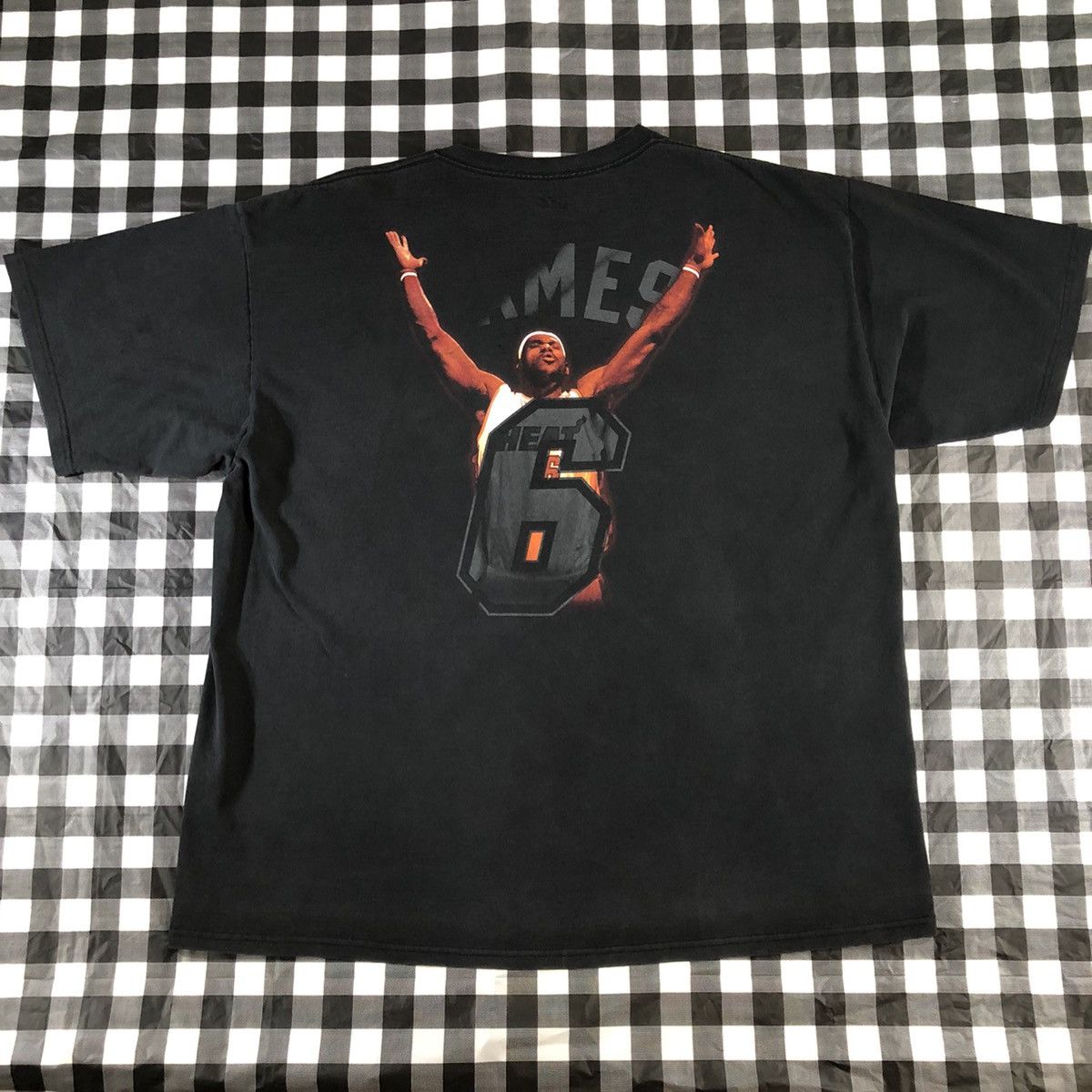 Majestic Lebron James Miami Heat NBA #6 Majestic Basketball Tee Size US XXL / EU 58 / 5 - 1 Thumbnail