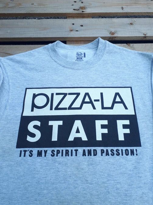 Fruit Of The Loom × Vintage Vintage Pizza-La Staff Spell Out Sweatshirt Size US S / EU 44-46 / 1 - 2 Thumbnail
