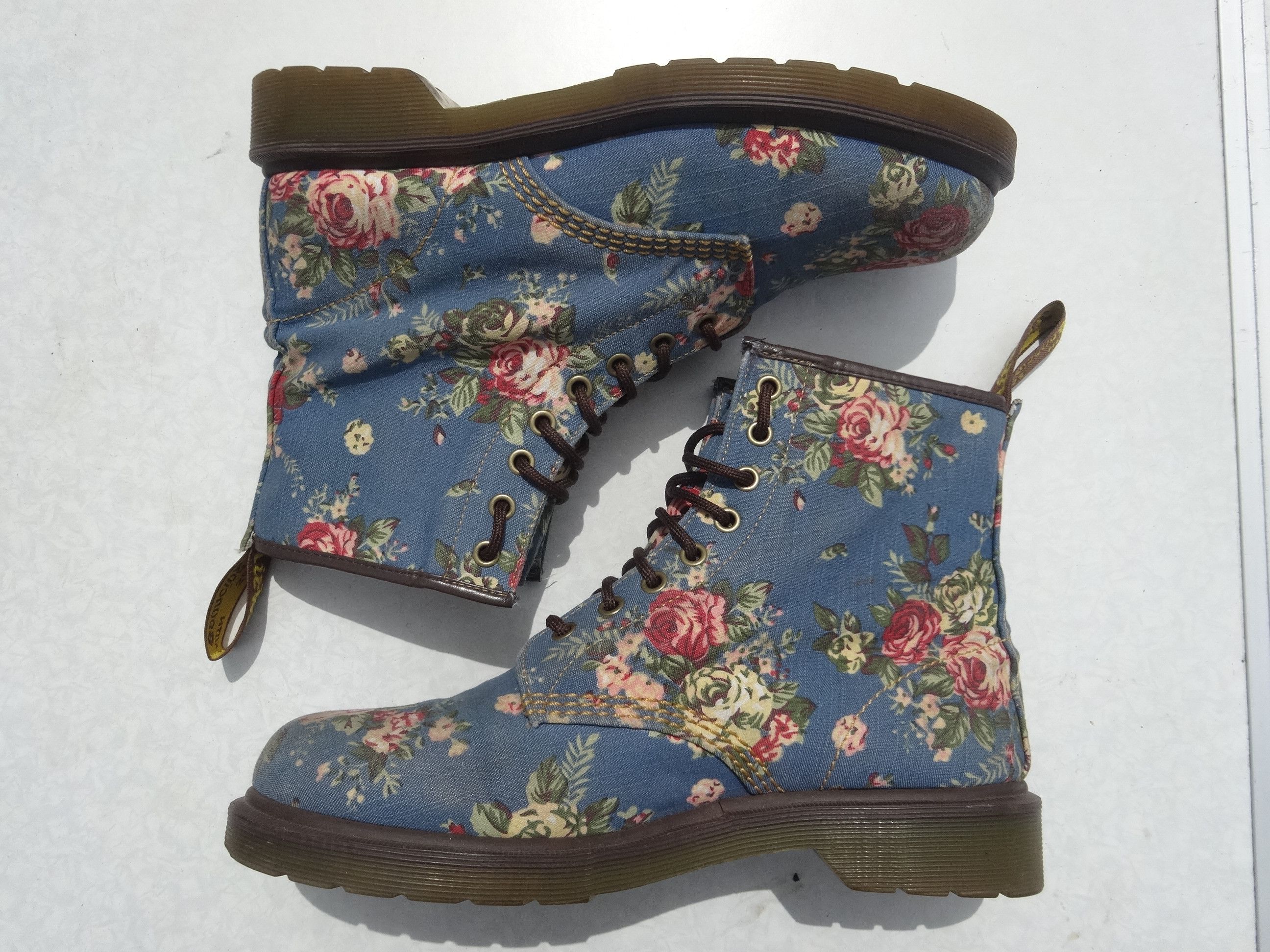 Dr. Martens Floral Canvas Doc Martens Size US 9 / EU 42 - 3 Thumbnail