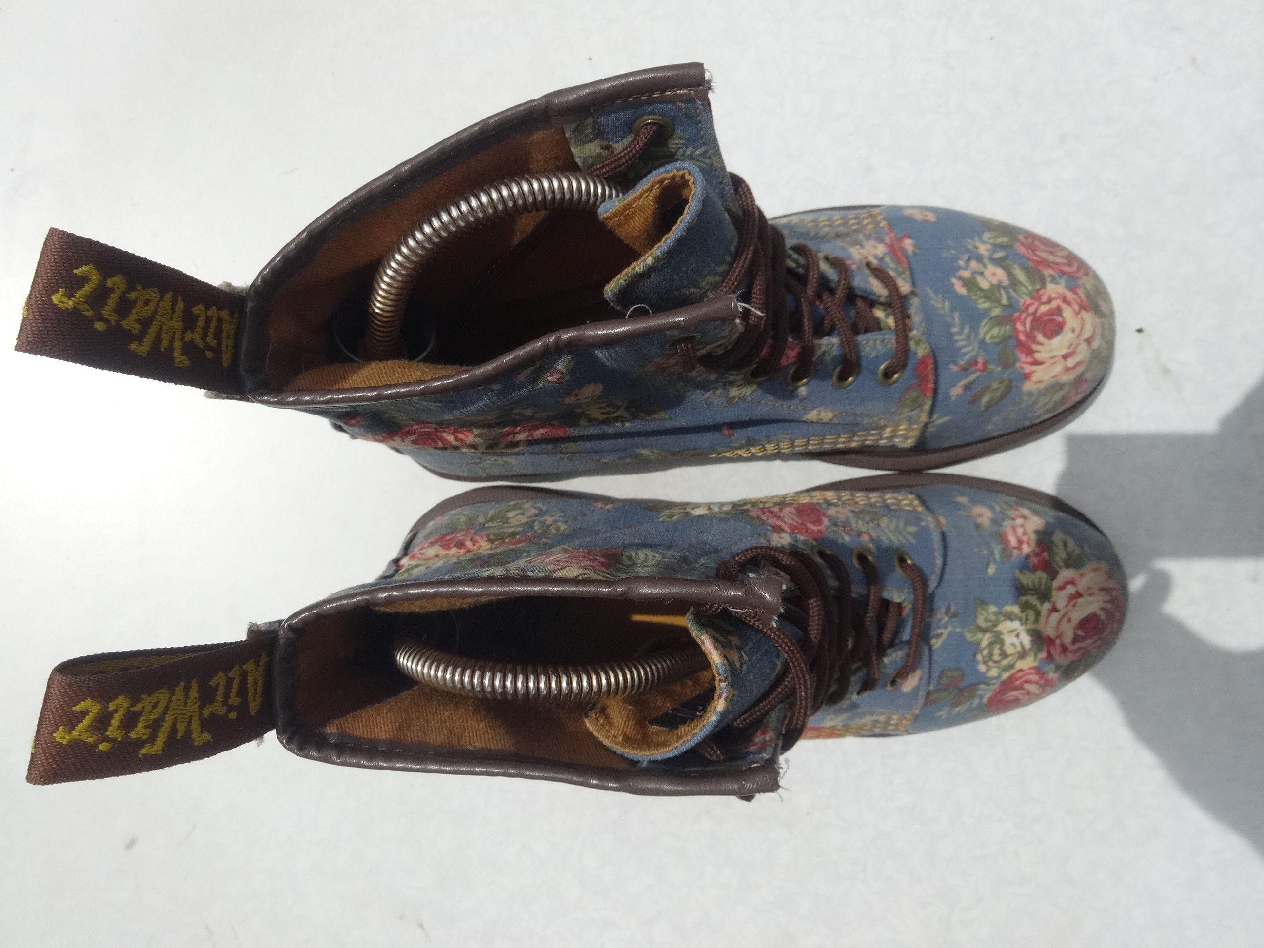 Dr. Martens Floral Canvas Doc Martens Size US 9 / EU 42 - 5 Thumbnail