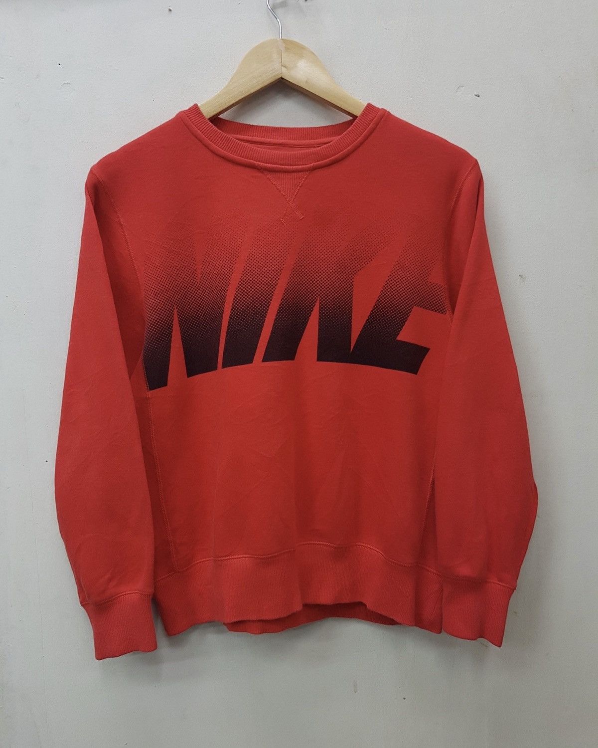 Nike Nike Sweatshirts Big Logo Nice Design Size US L / EU 52-54 / 3 - 1 Thumbnail