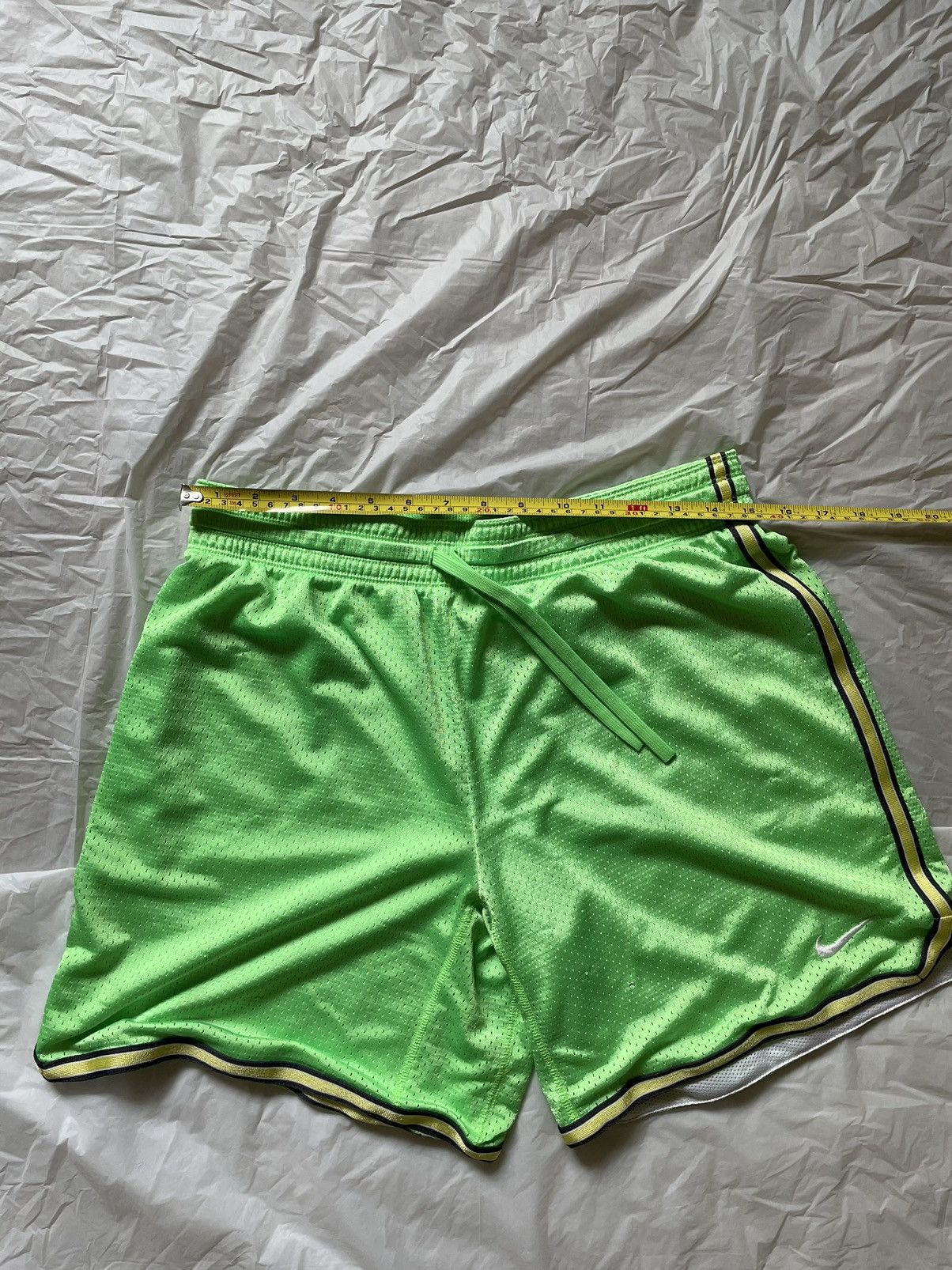 Nike Nike Short-Shorts Size US 30 / EU 46 - 6 Thumbnail