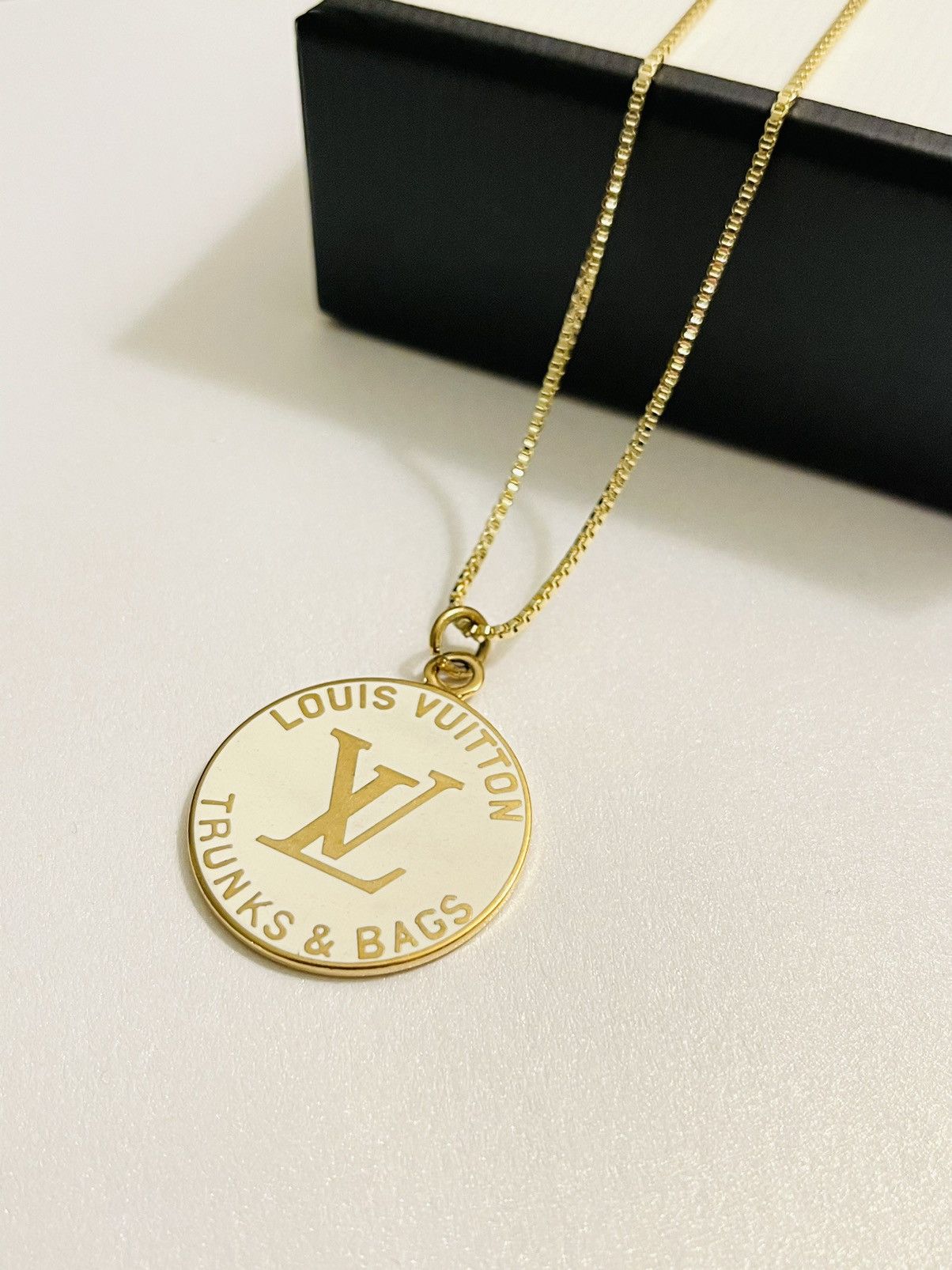 🟢LOUIS VUITTON LV Repurposed Circle Pendant Necklace Chain in