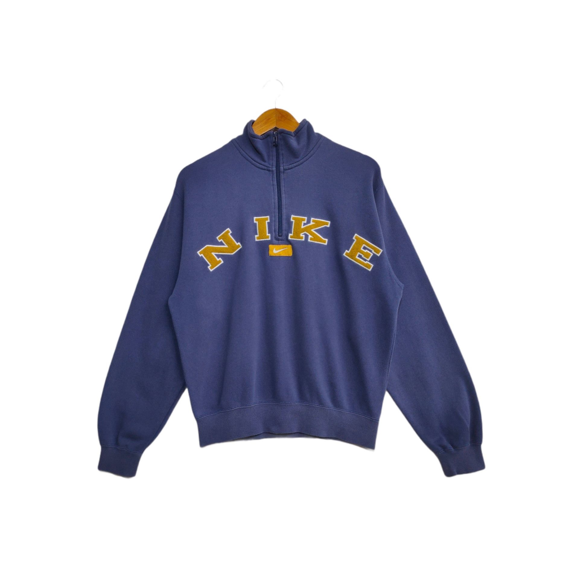 RARE! Vintage 90'S NIKE SPELLOUT Embroidery Gold Logo