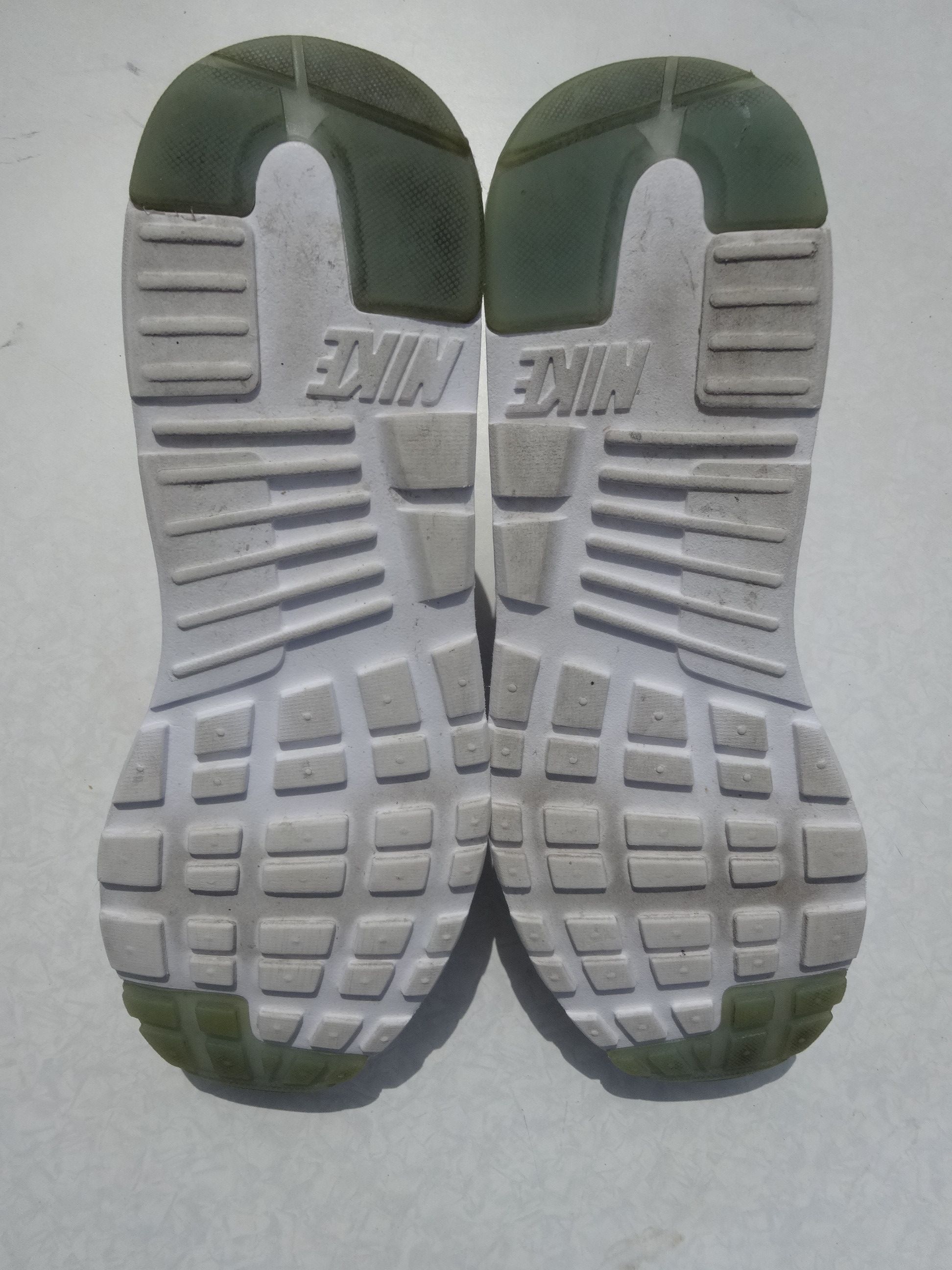 Nike × Vintage NIKE AIR MAX TAVAS 718895-111 Size US 9 / EU 42 - 9 Thumbnail