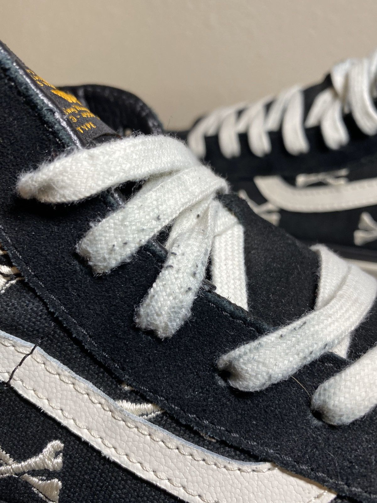 Vans × Wtaps SK8-Hi Crossbones Bones Black White 2016 Size US 10 / EU 43 - 8 Thumbnail