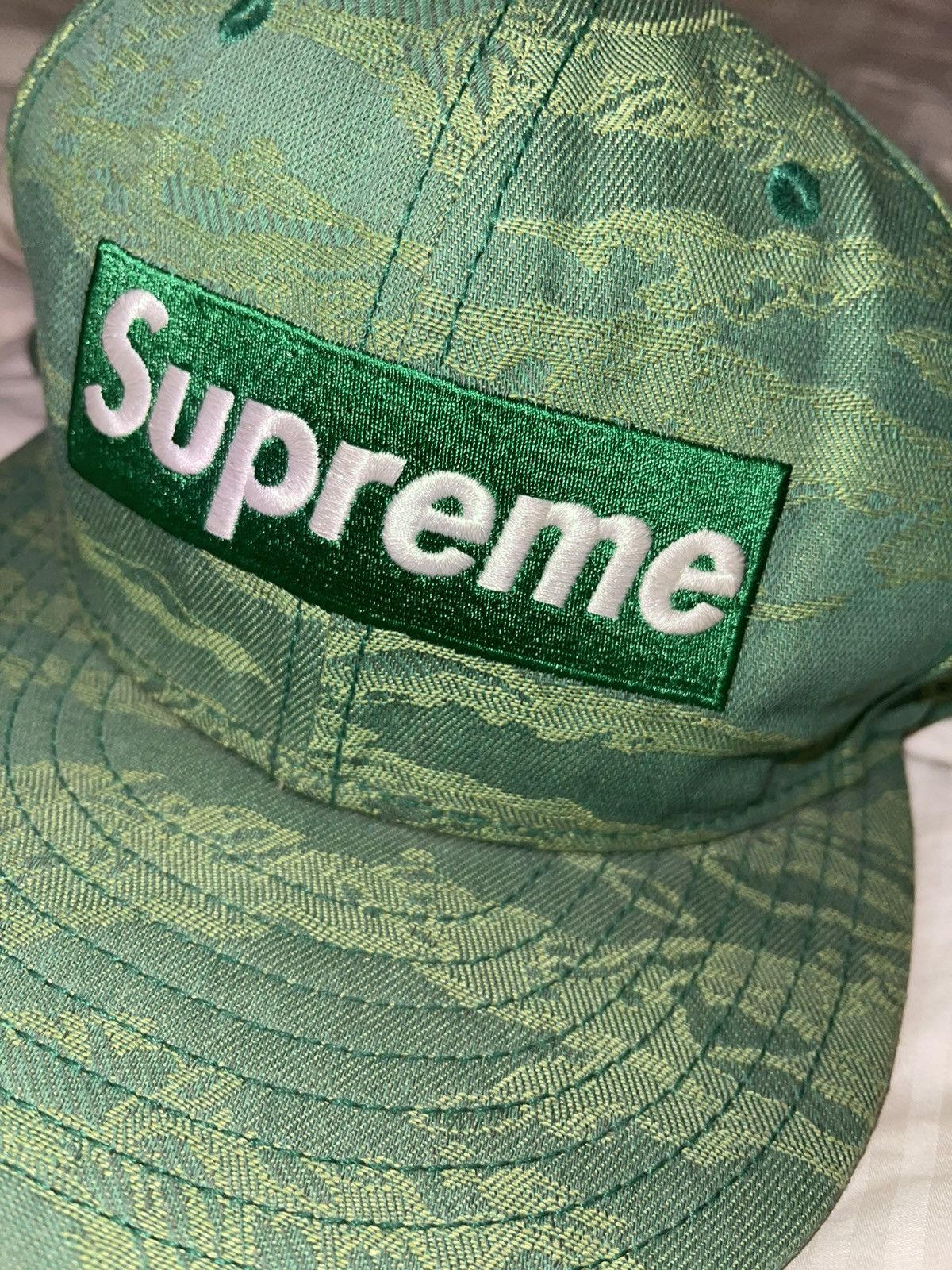 Supreme SUPREME x NEW ERA SS07 2017 7 3/8 GREEN “TIGER” BOX LOGO