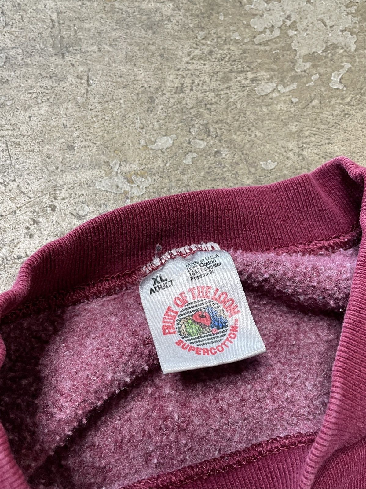 Fruit Of The Loom 1990s Heavyweight Fraternity Style Sweatshirt Faded Maroon Size US XL / EU 56 / 4 - 4 Thumbnail