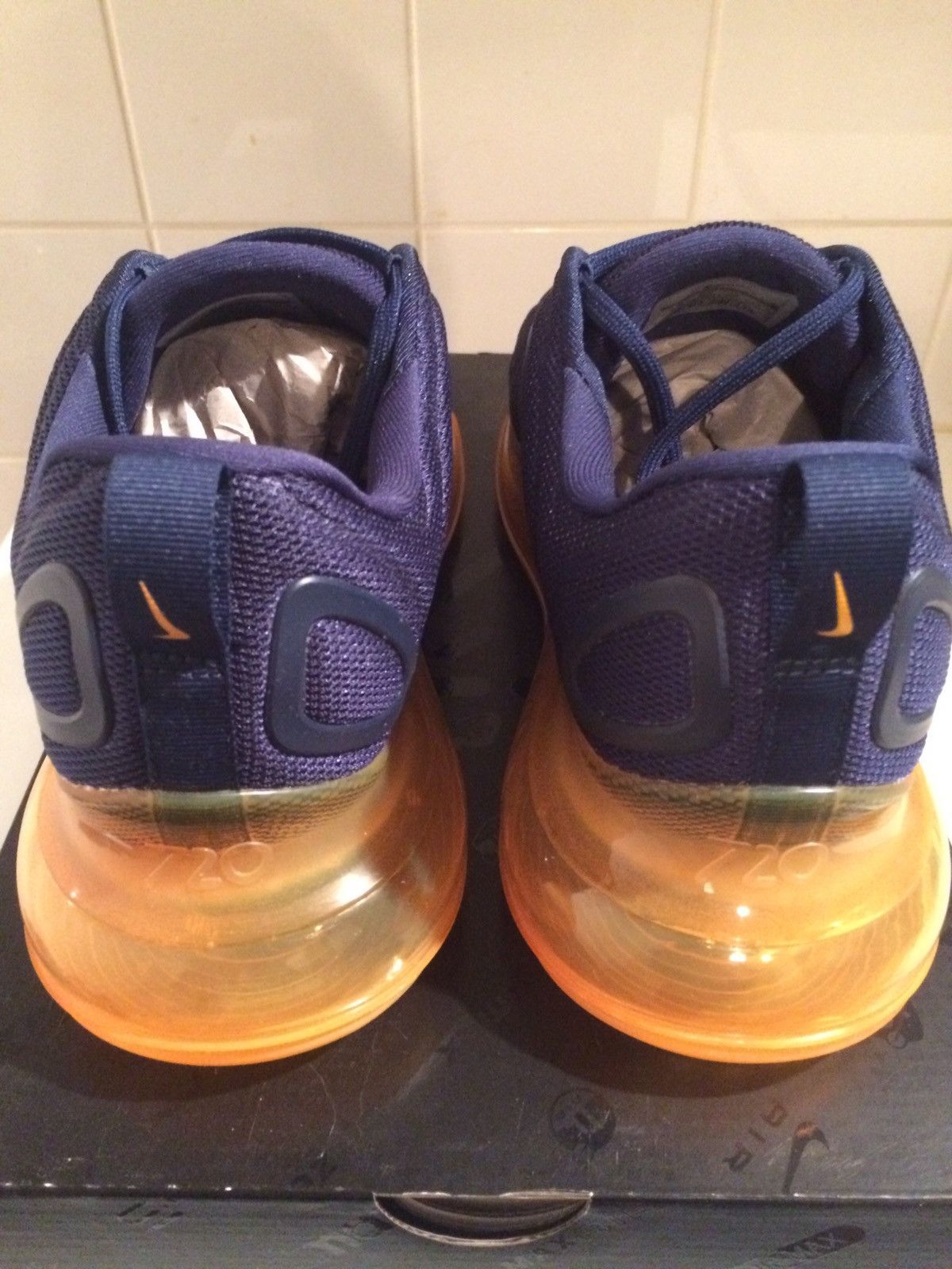 Nike Nike Air Max 720 MIDNIGHT NAVY/LASER ORANGE AO2924-401 Size US 9 / EU 42 - 6 Thumbnail