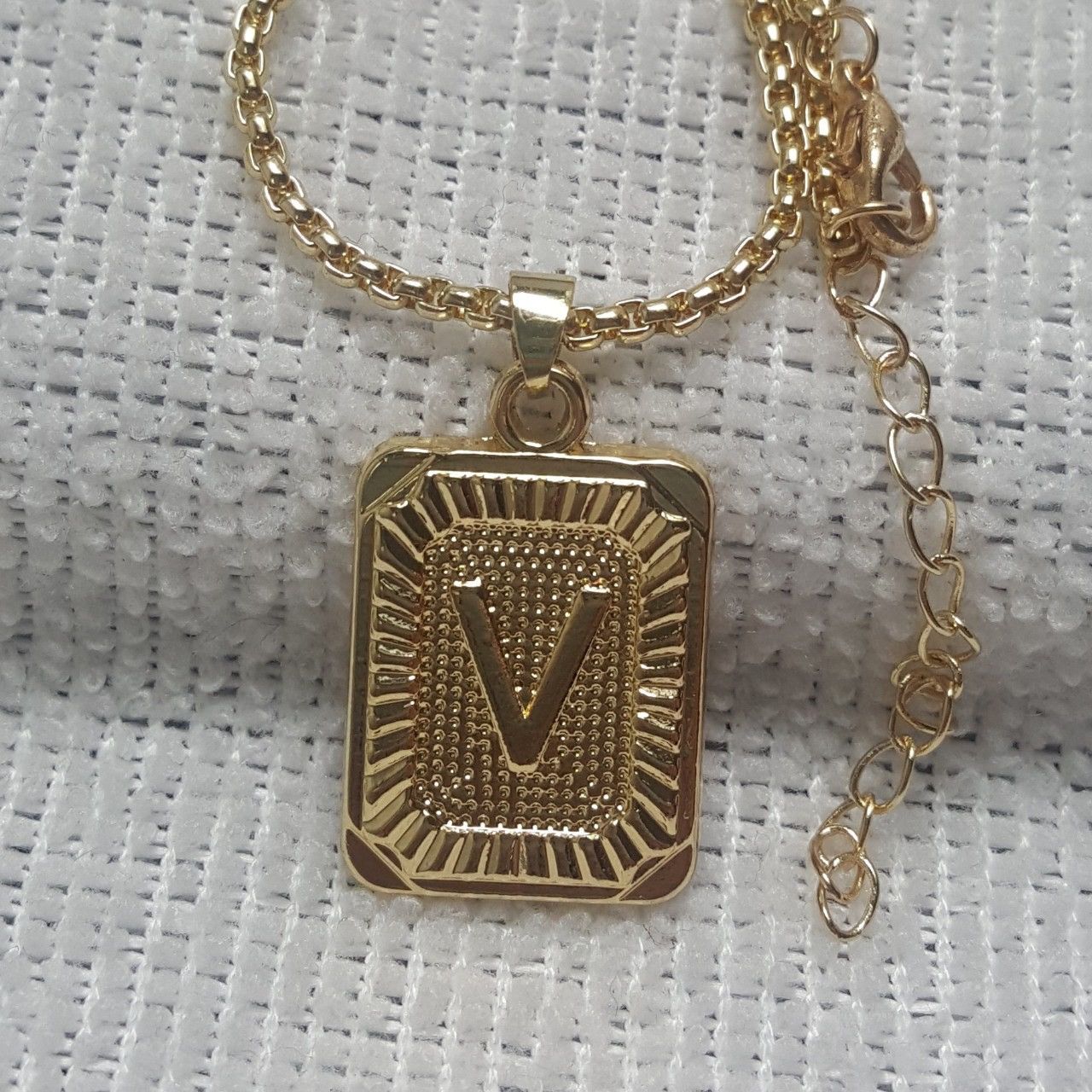 Gold Chain × Jewelry × Streetwear 18k Gold Plated initial V Letter ...