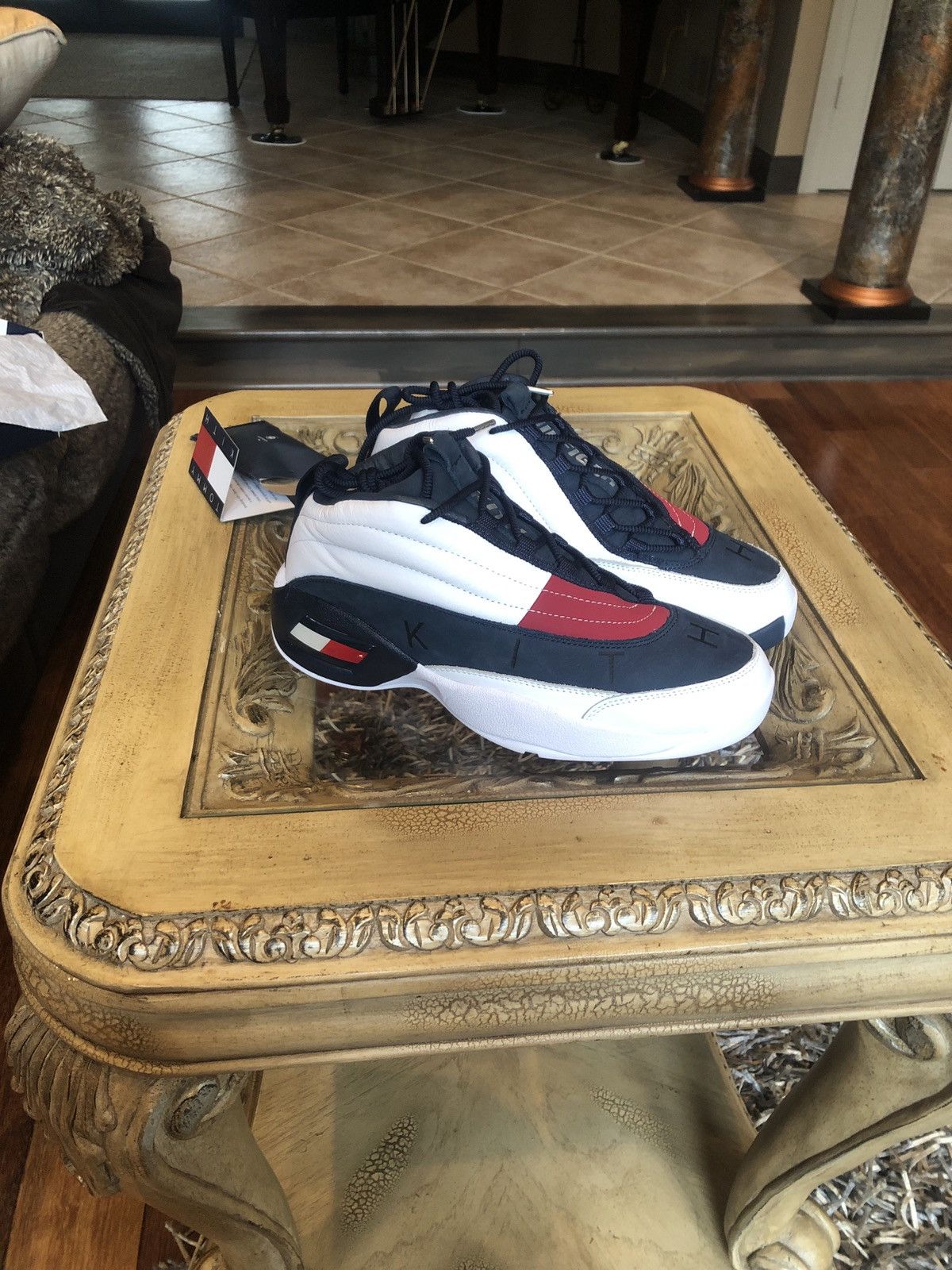 Tommy hilfiger skew outlet lux basketball sneaker