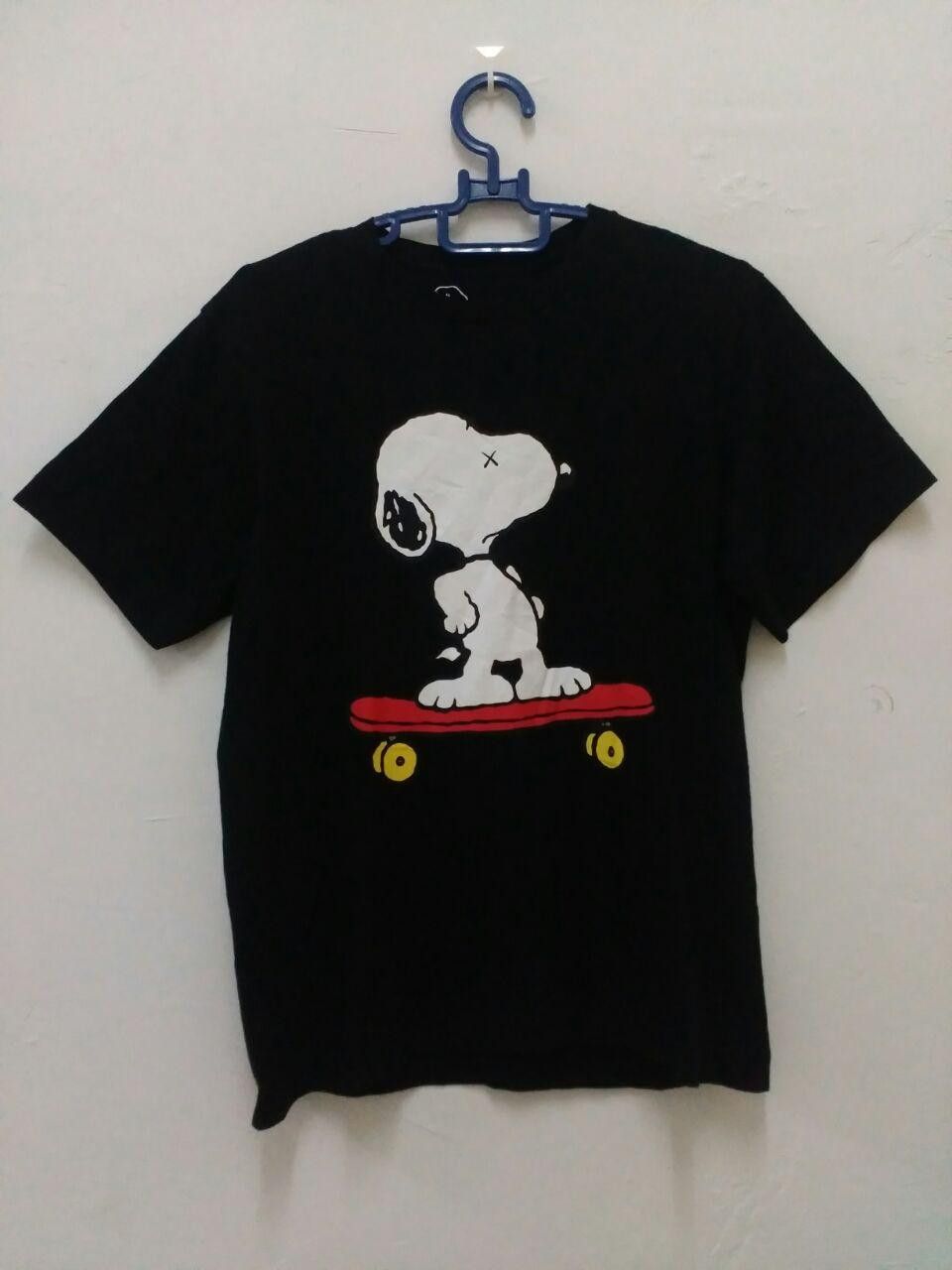 Kaws × Peanuts × Uniqlo Kaws X Peanuts Snoopy & Woodstock Big Logo T Shirt Size US M / EU 48-50 / 2 - 2 Thumbnail