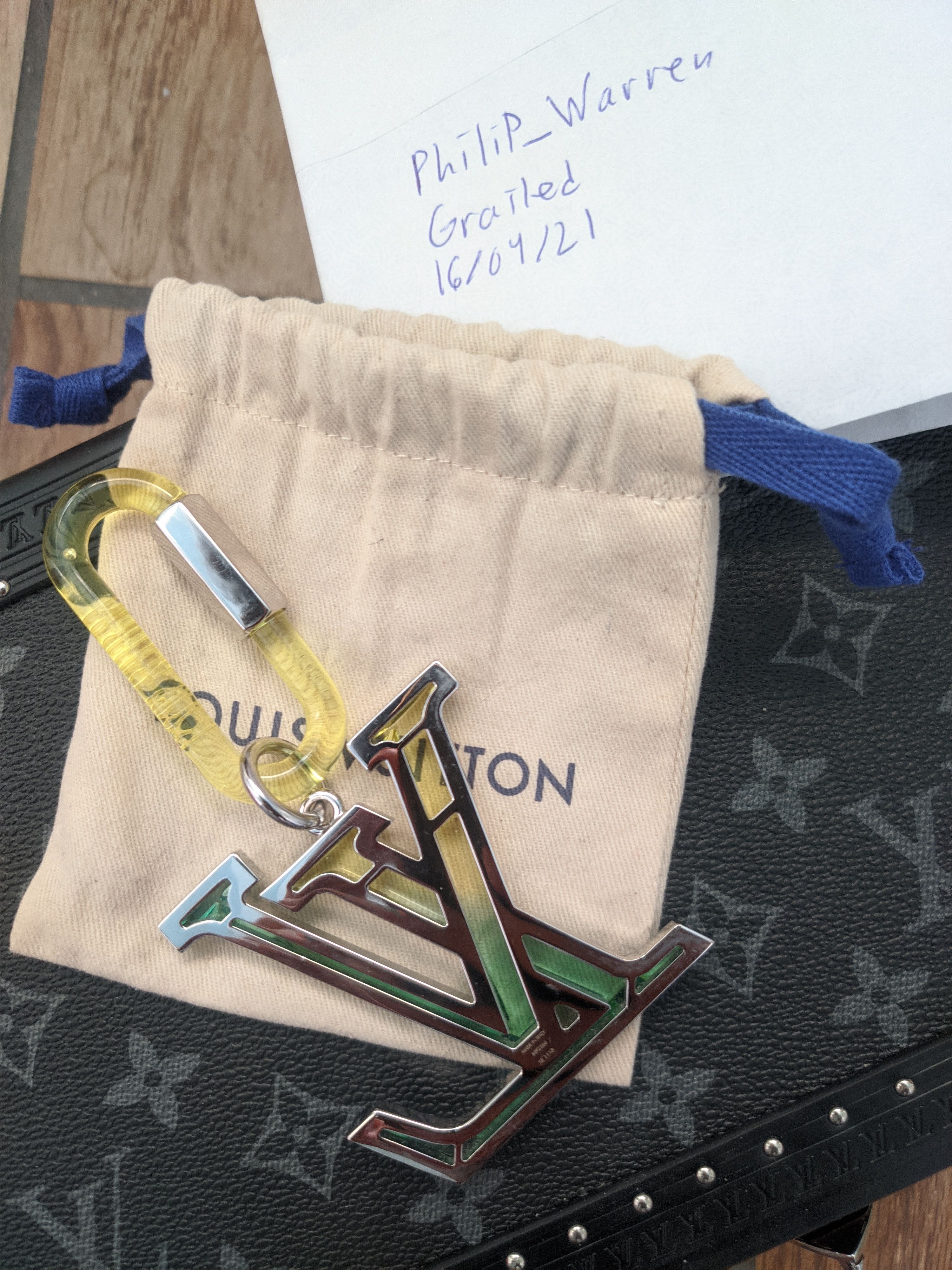 Louis Vuitton Plexi Bag Charm Yellow/Green Size ONE SIZE - 2 Thumbnail