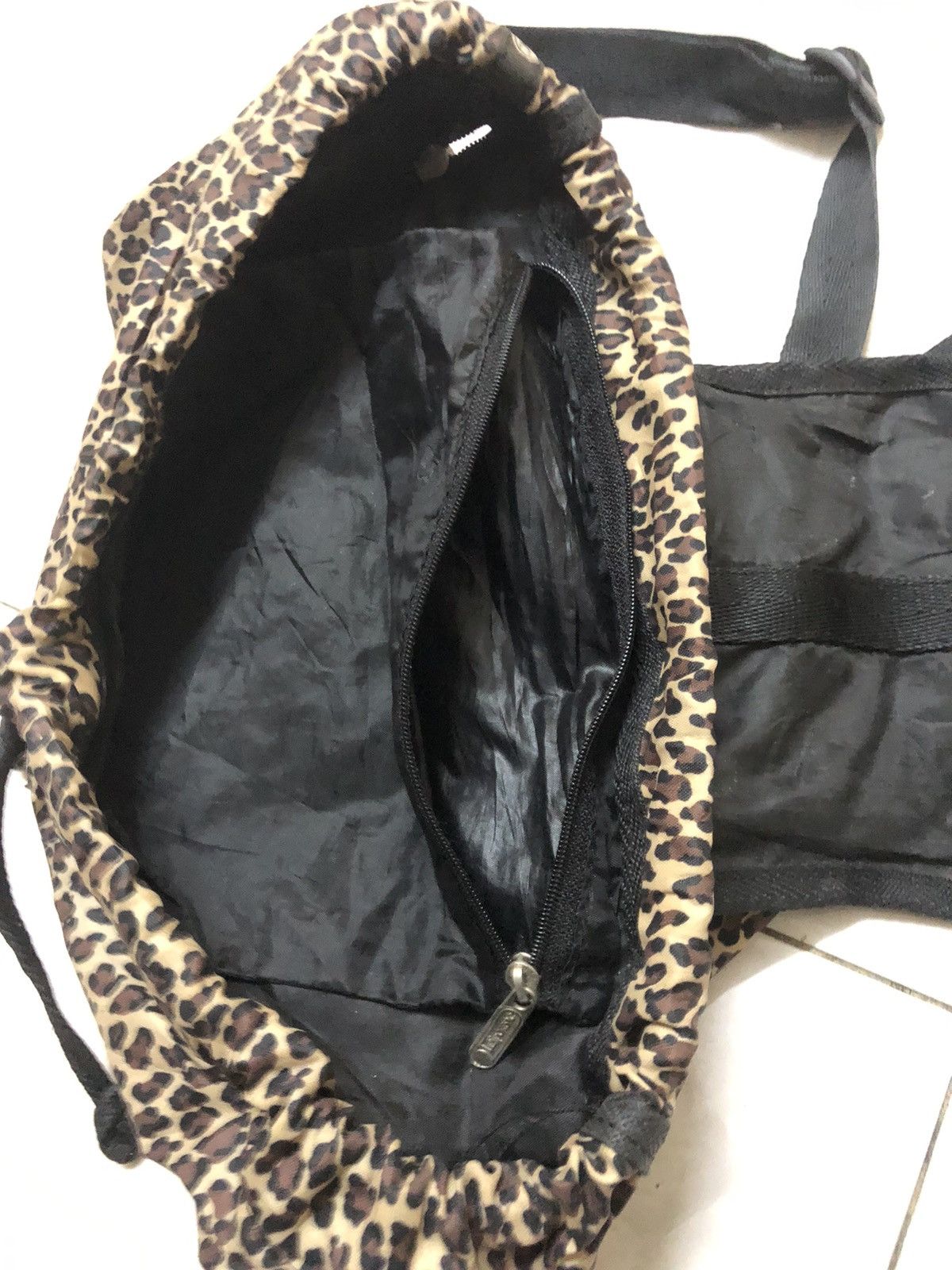 LeSportsac Vintage Lesportsac Backpack Leopard Full Printed Size ONE SIZE - 15 Thumbnail