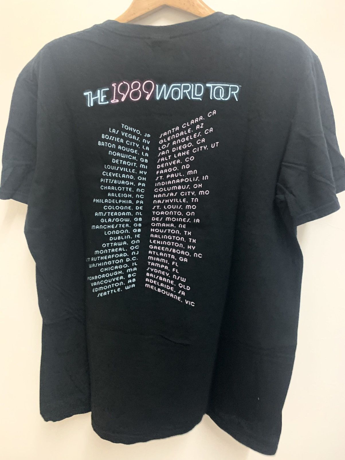 Vintage Taylor Swift 1989 World Tour Tee | Grailed