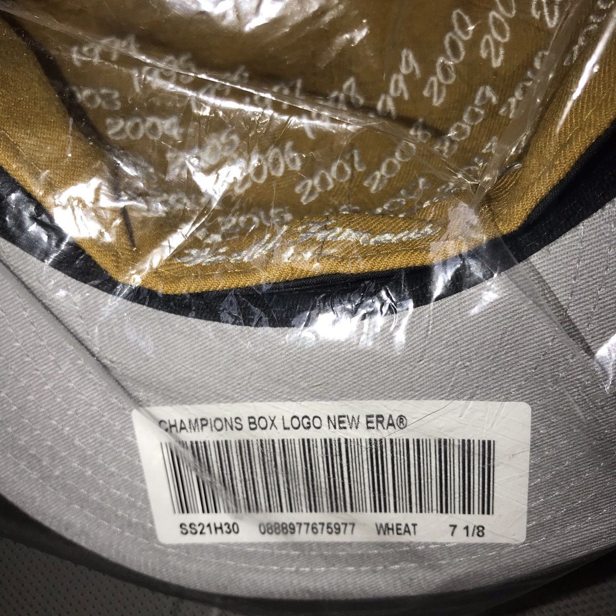 New Era × Supreme Supreme New Era Champions Box Logo 7 1/8