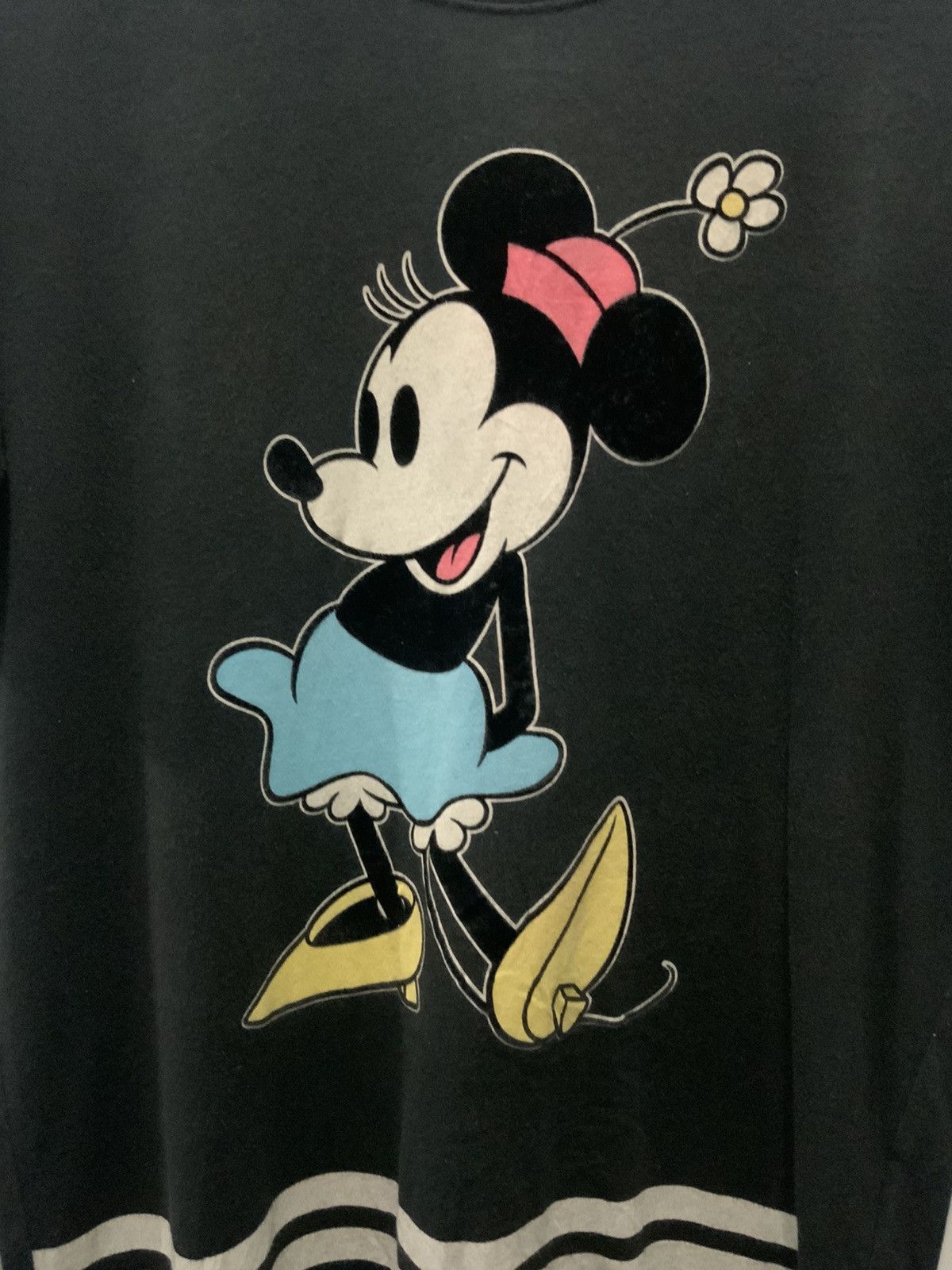 Uniqlo Vintage Disney Mickey Mouse x Ut Streetwear Tee Size US S / EU 44-46 / 1 - 5 Thumbnail