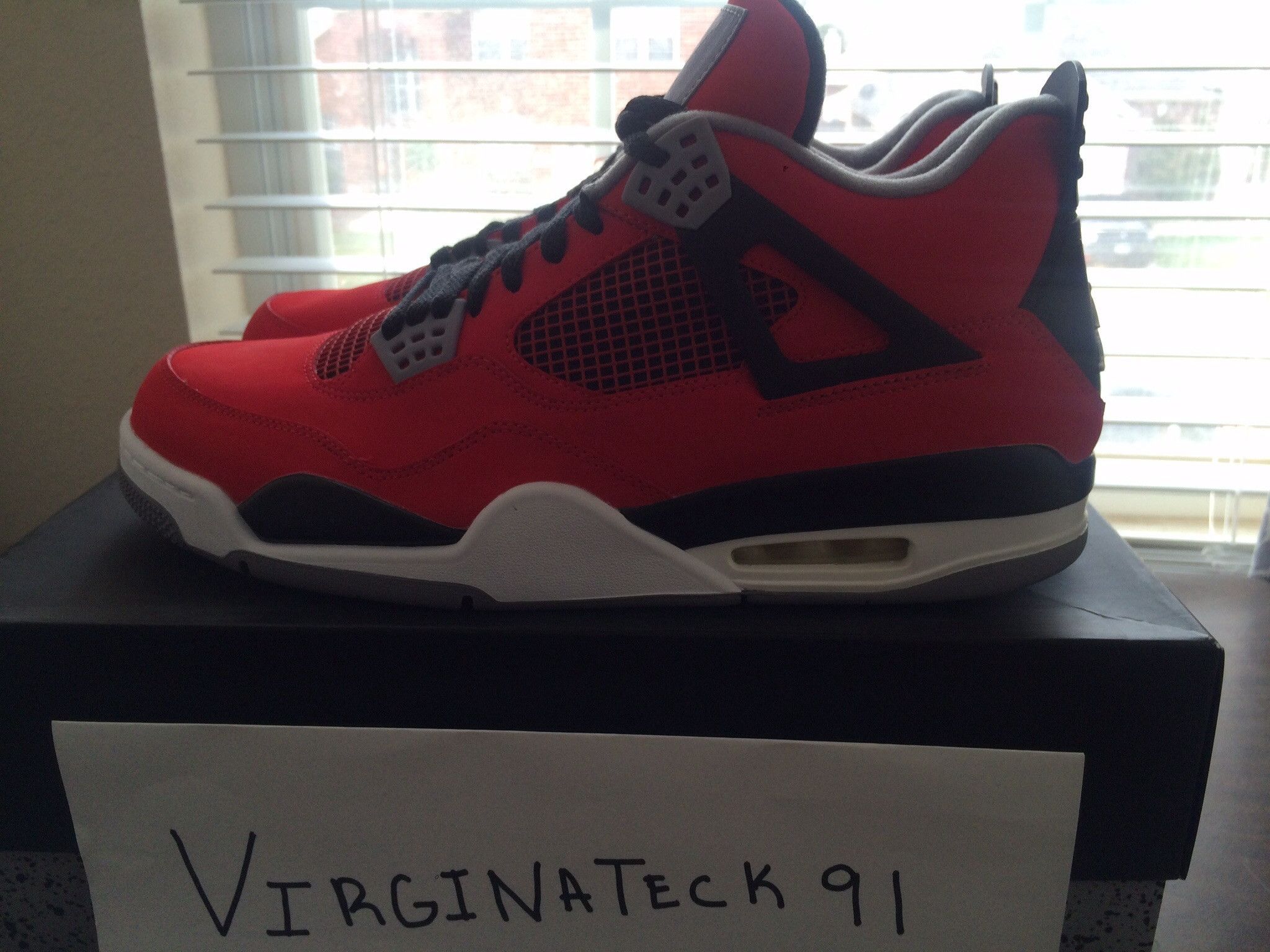 toro jordan 4s