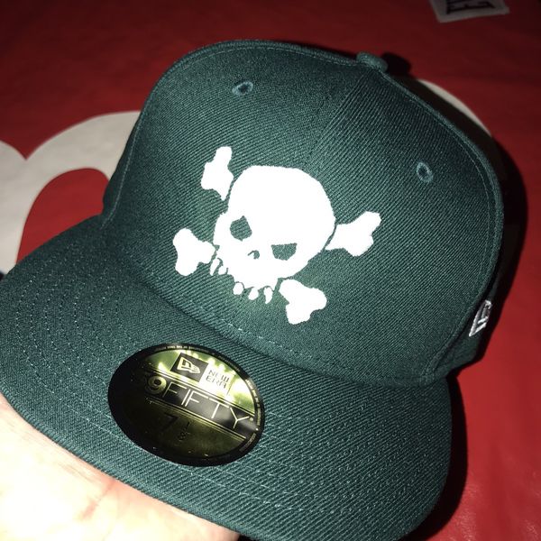 Supreme Supreme Skull New Era Fitted IN HAND | Grailed