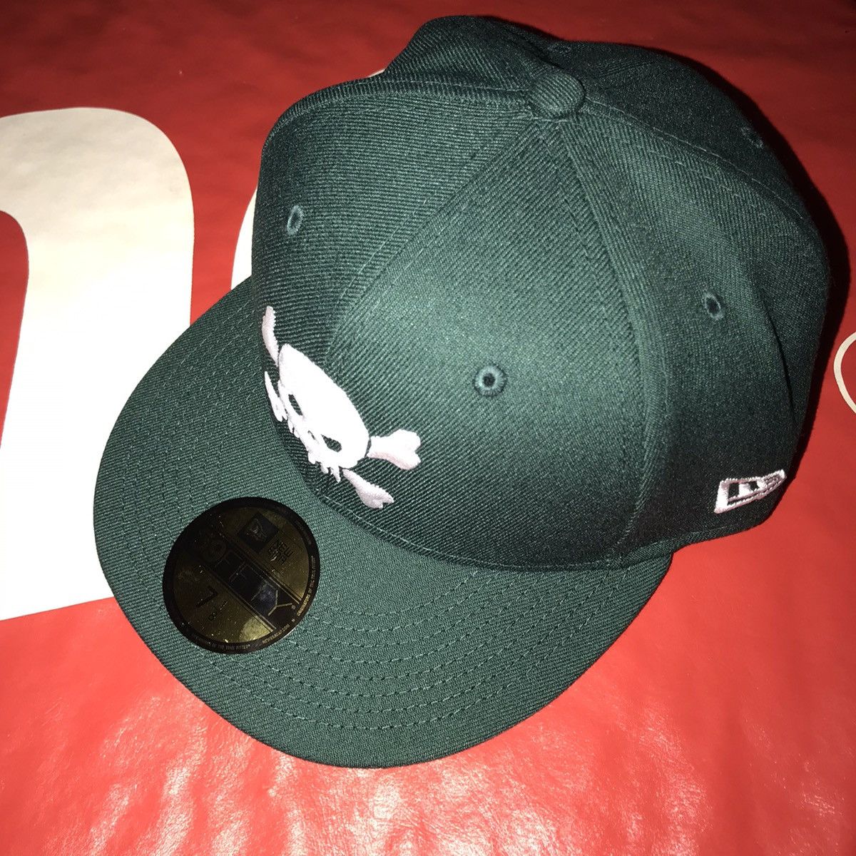 Supreme Skull New Era Hat offers 7 1/4