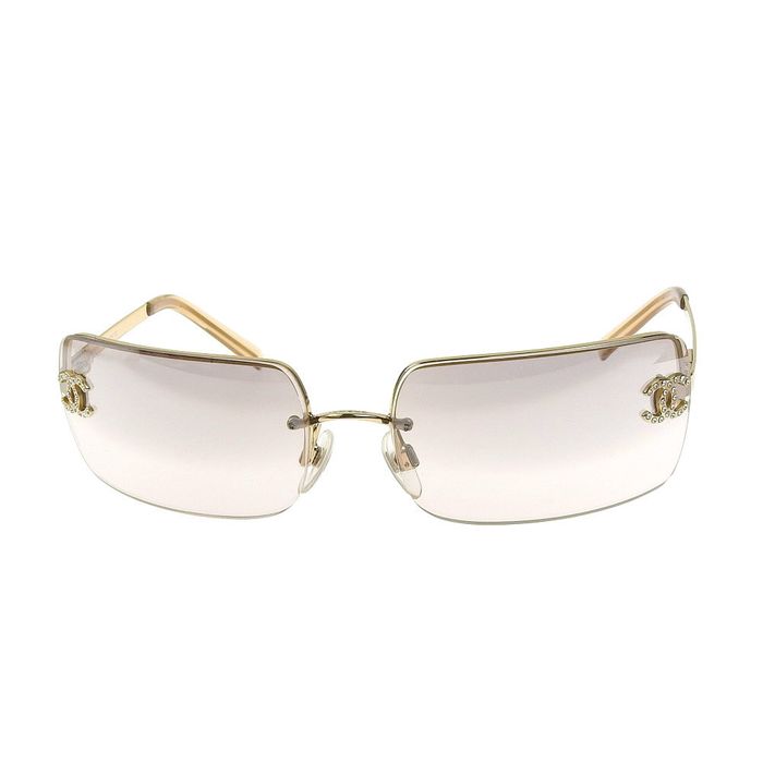 chanel round logo sunglasses
