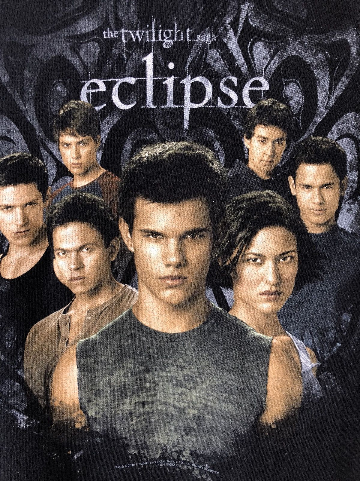 Expert Horror The Twilight Saga Eclipse Vampire Romance Movie Tee Size US M / EU 48-50 / 2 - 3 Thumbnail