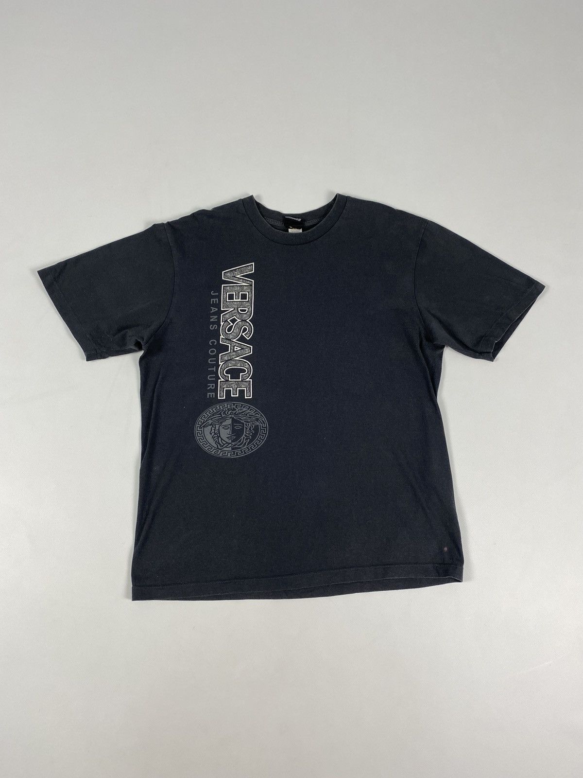Versace × Versace Jeans Couture × Vintage Vintage Versace t-shirt (XL) Size US XL / EU 56 / 4 - 1 Thumbnail